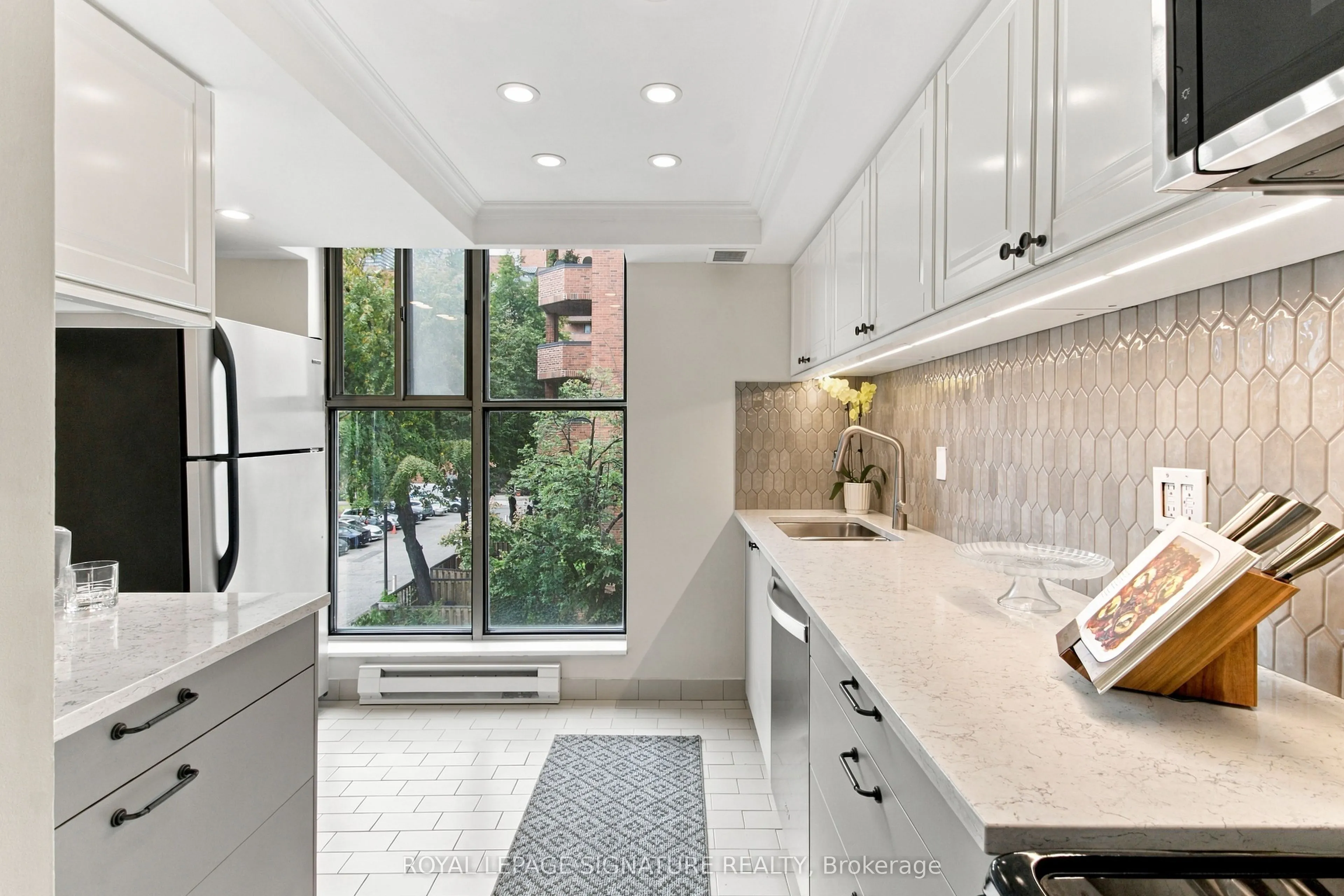 65 Scadding Avenue #301