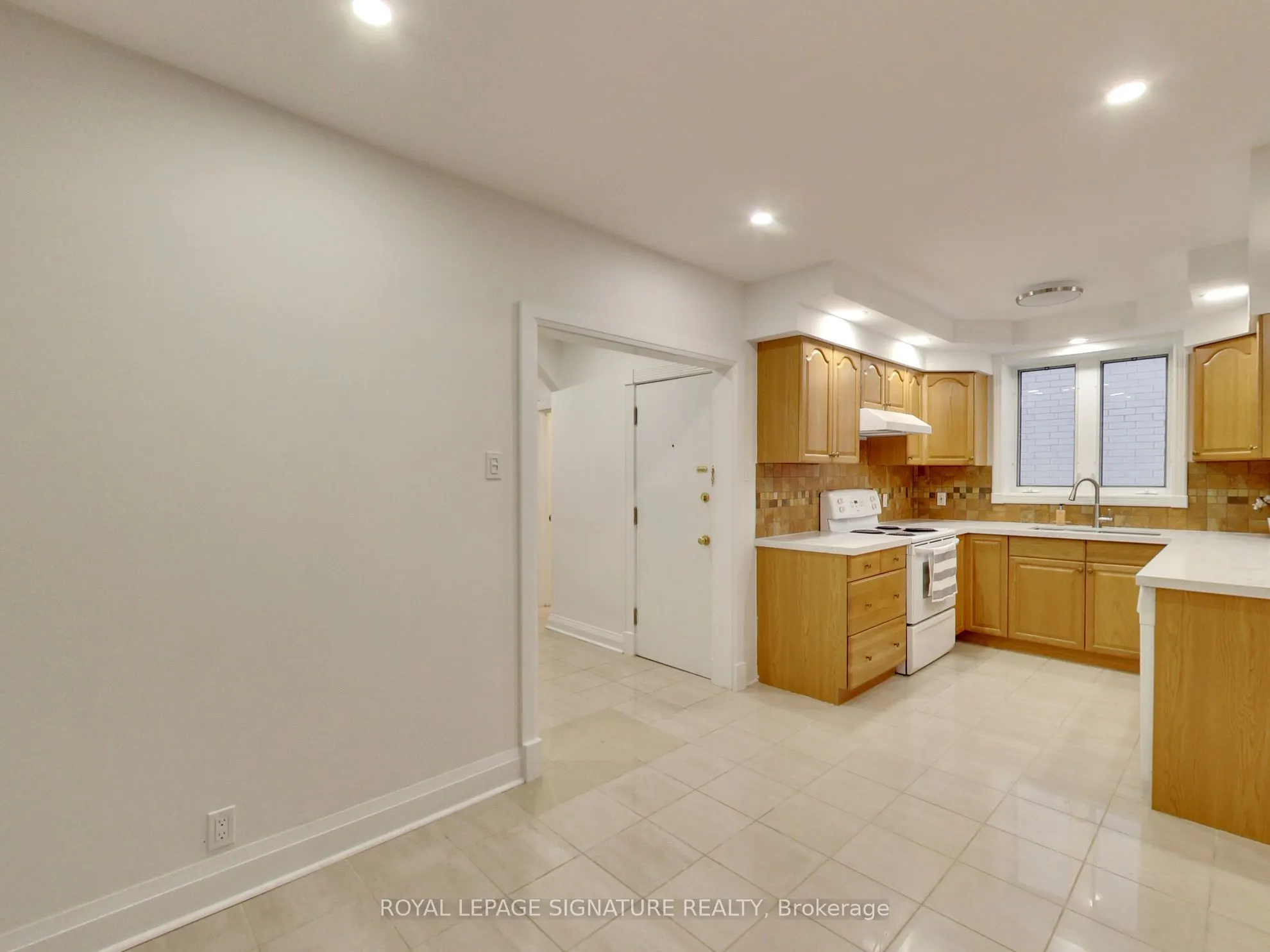 1691 Bathurst Street #Main