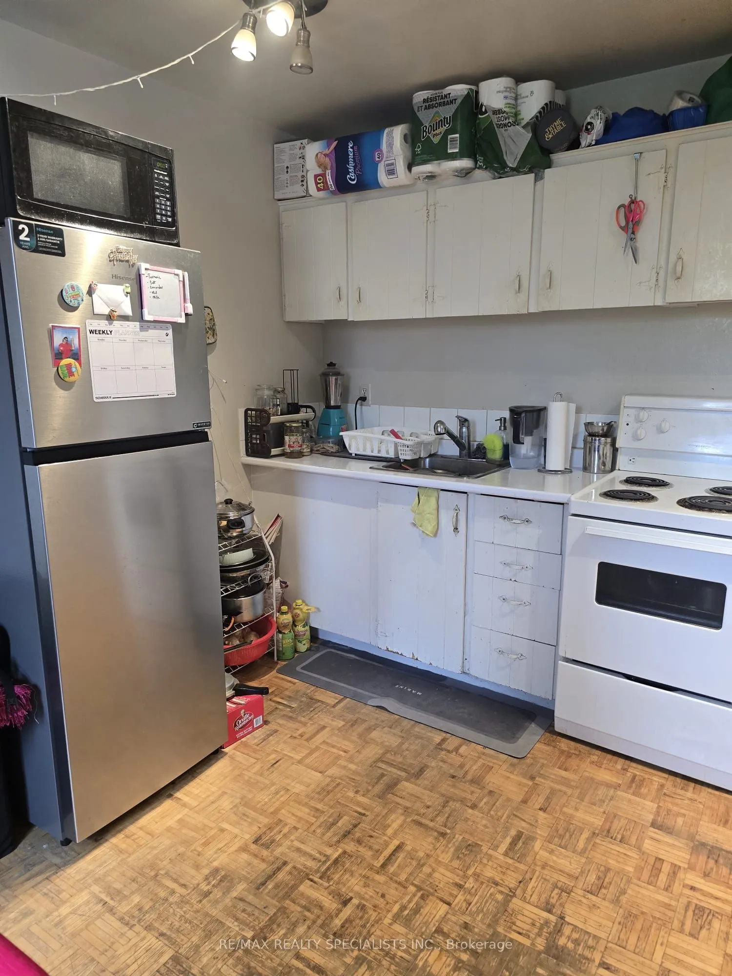 1087 Bloor Street W #305