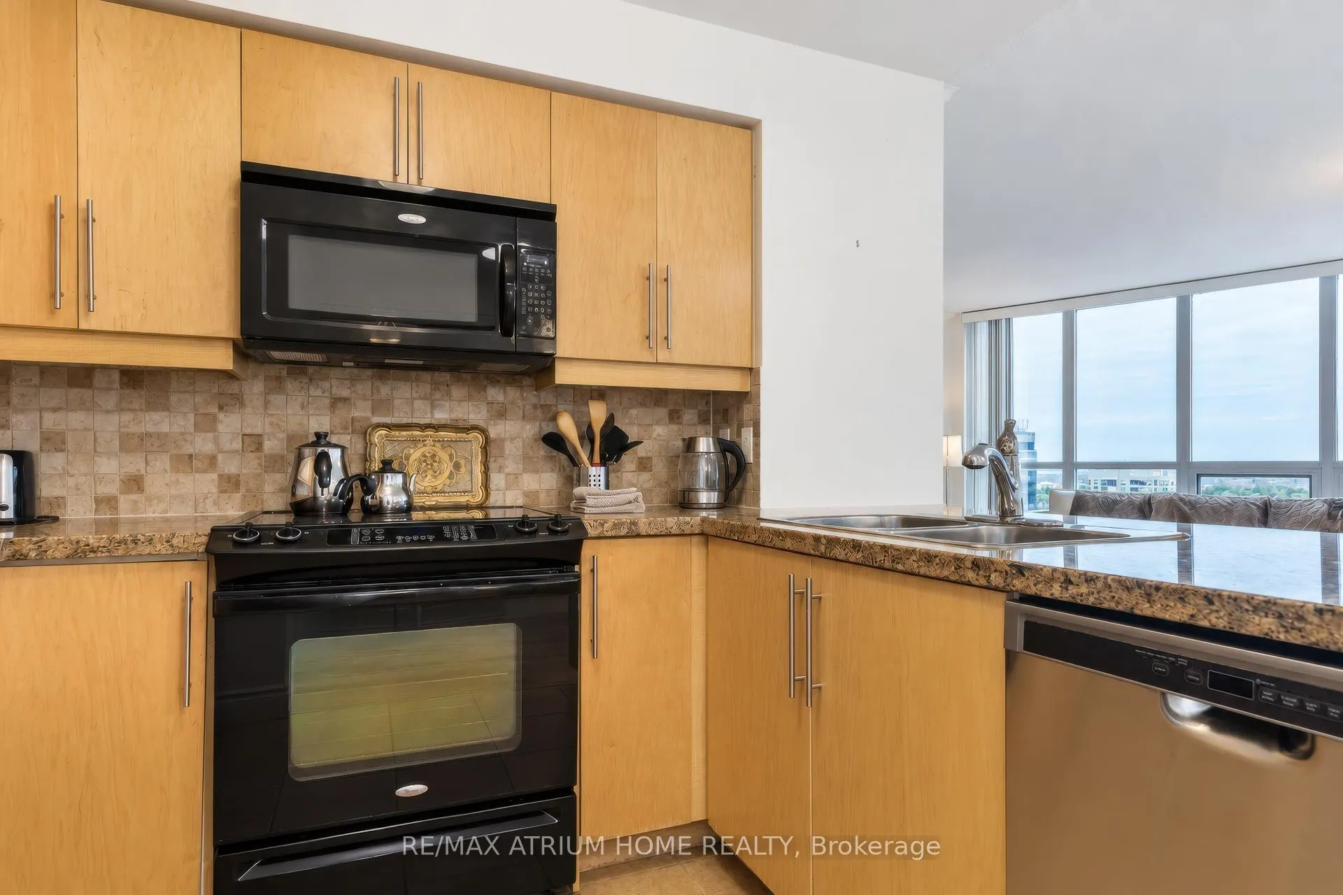 25 Greenview Avenue #2320
