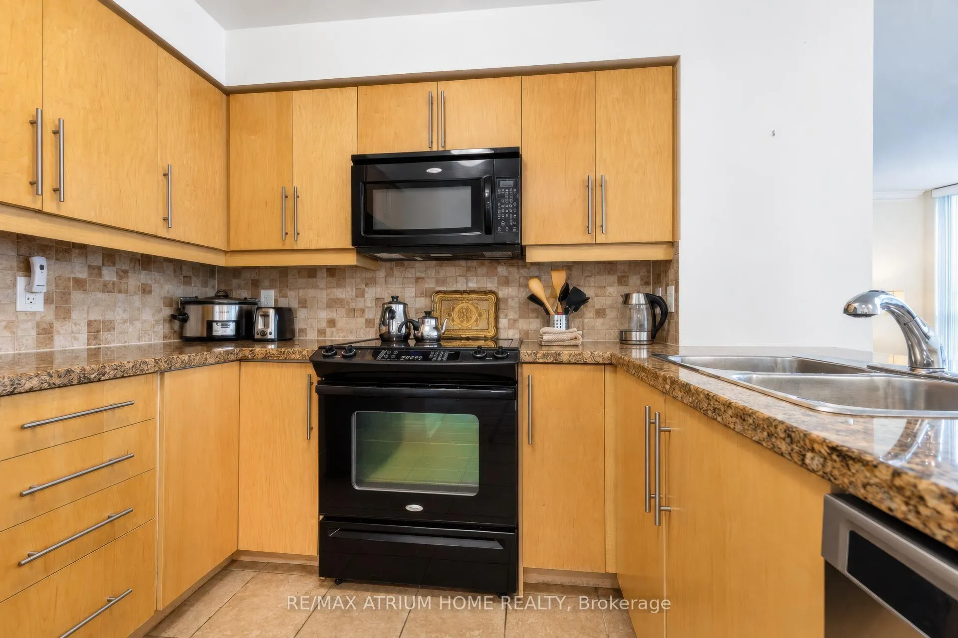 25 Greenview Avenue #2320