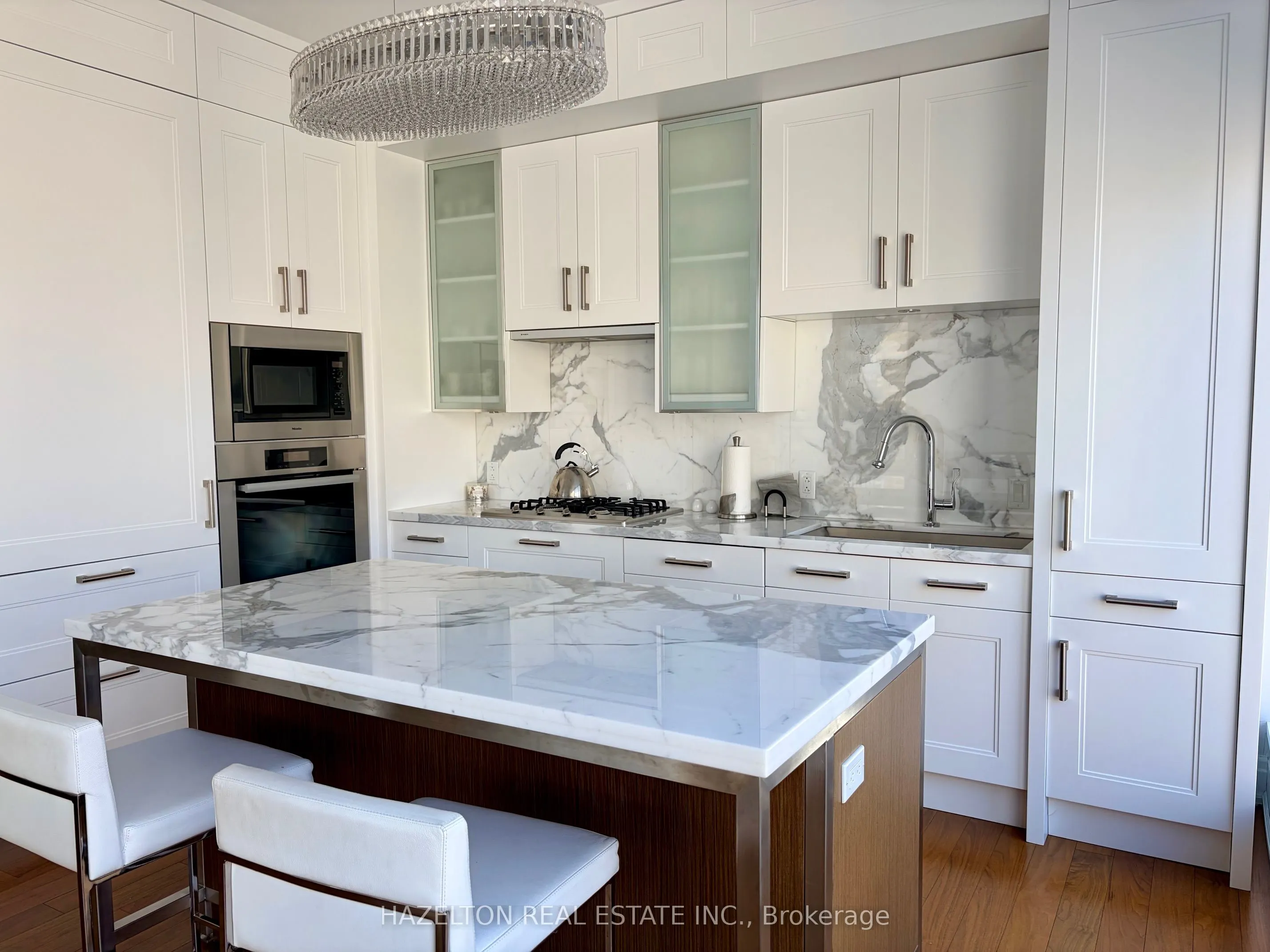 55 Scollard Street #902