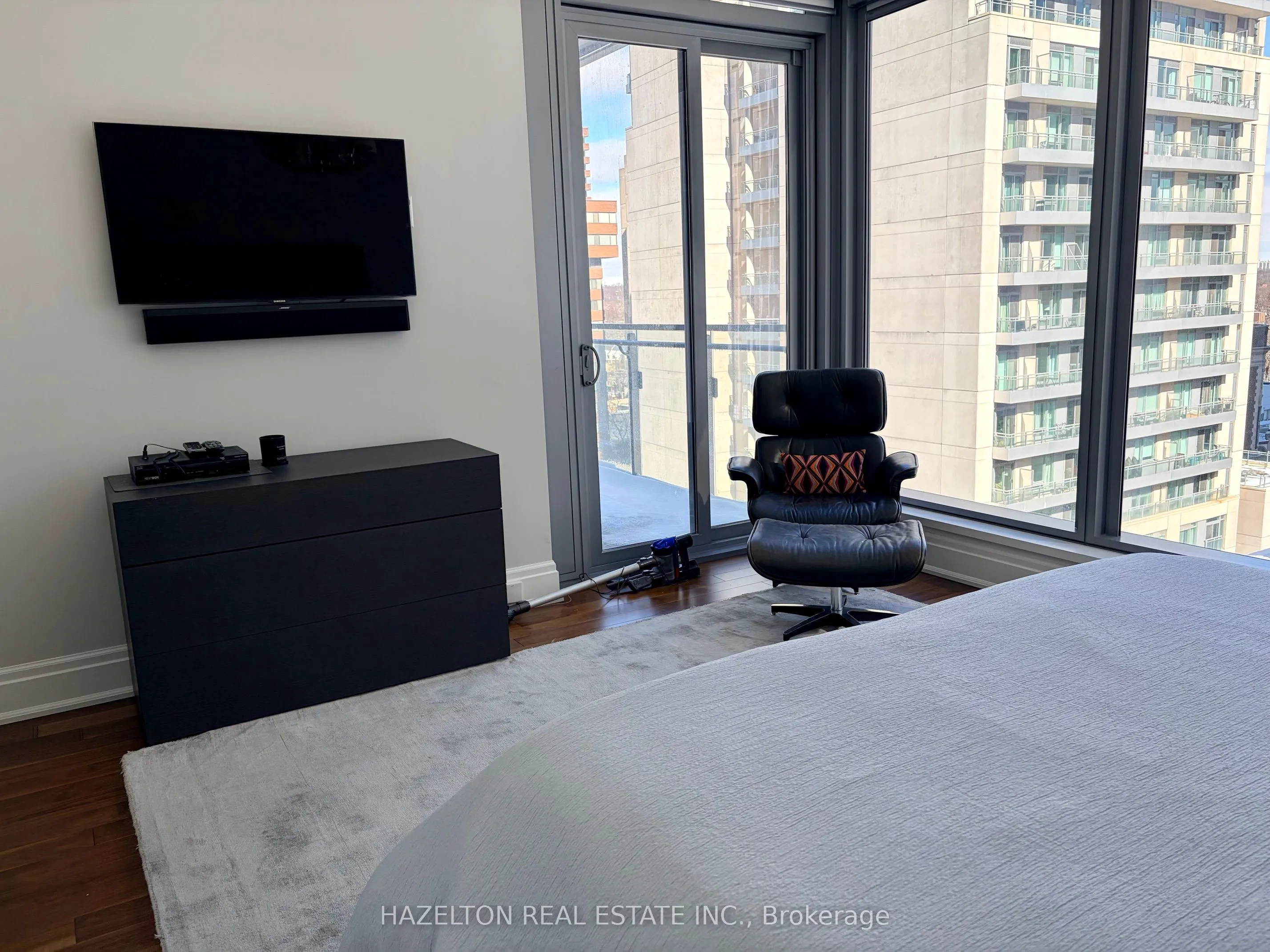 55 Scollard Street #902