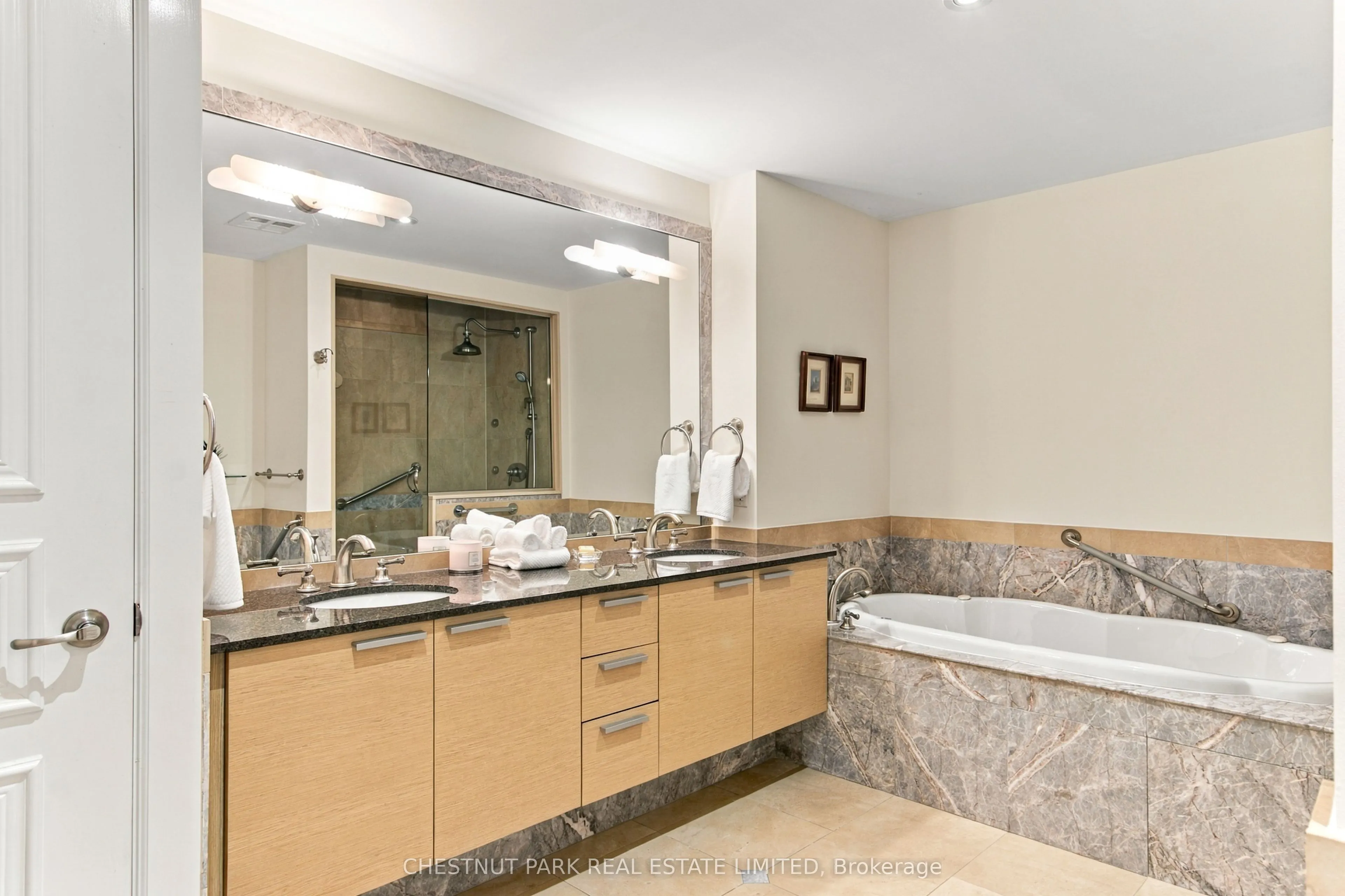 660 Sheppard Avenue E #203B