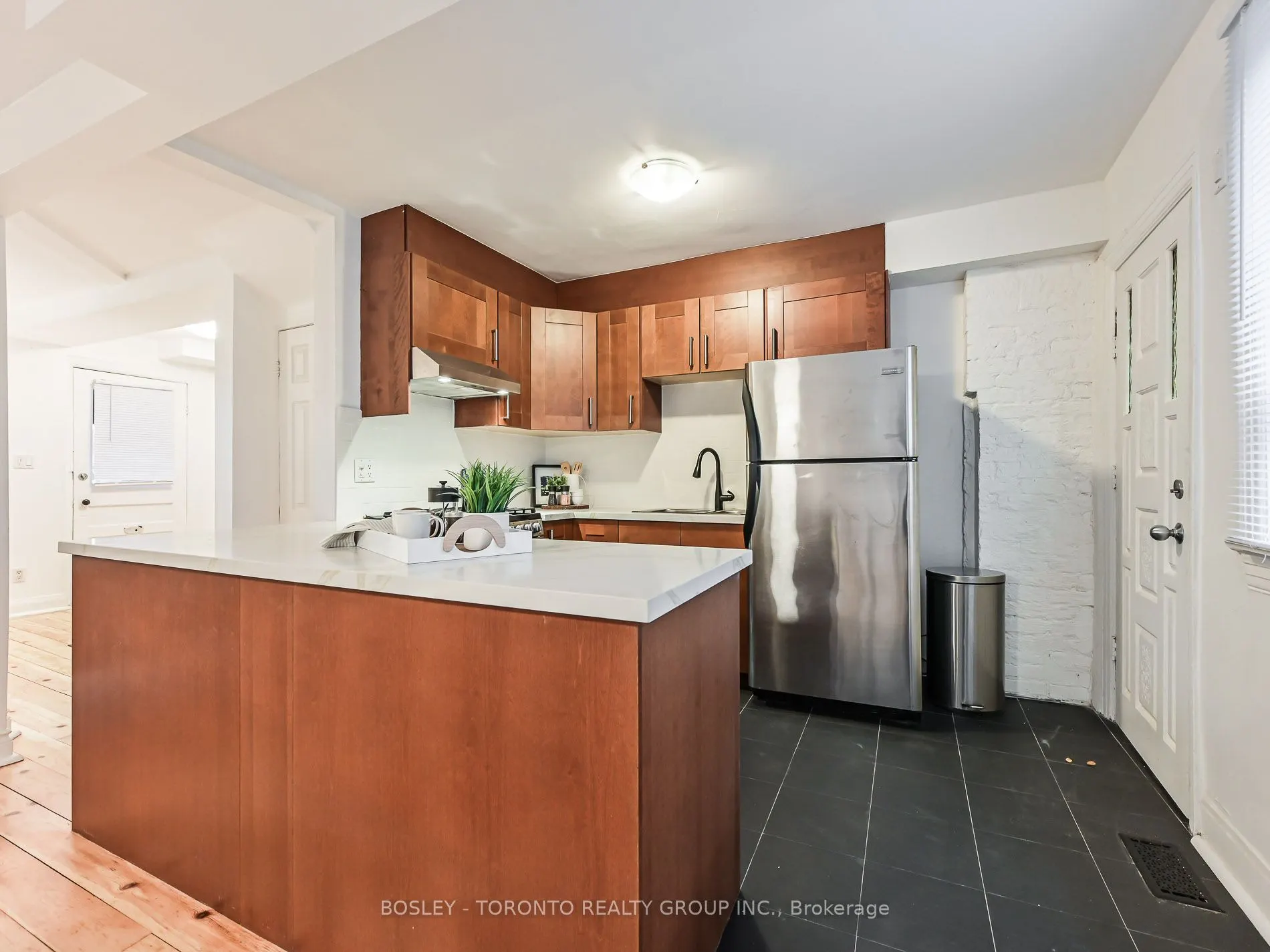 627 Dupont Street