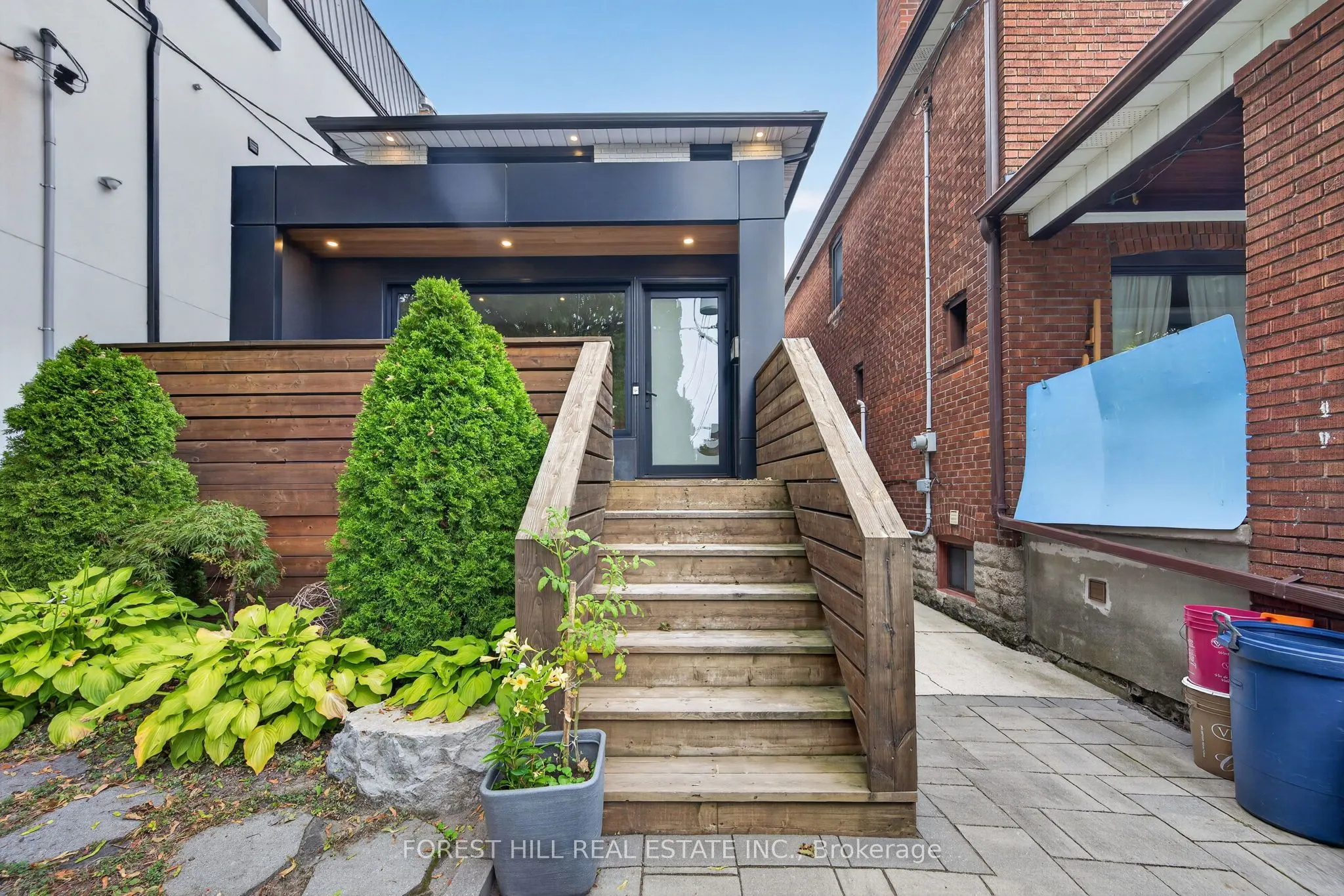309 Wychwood Avenue