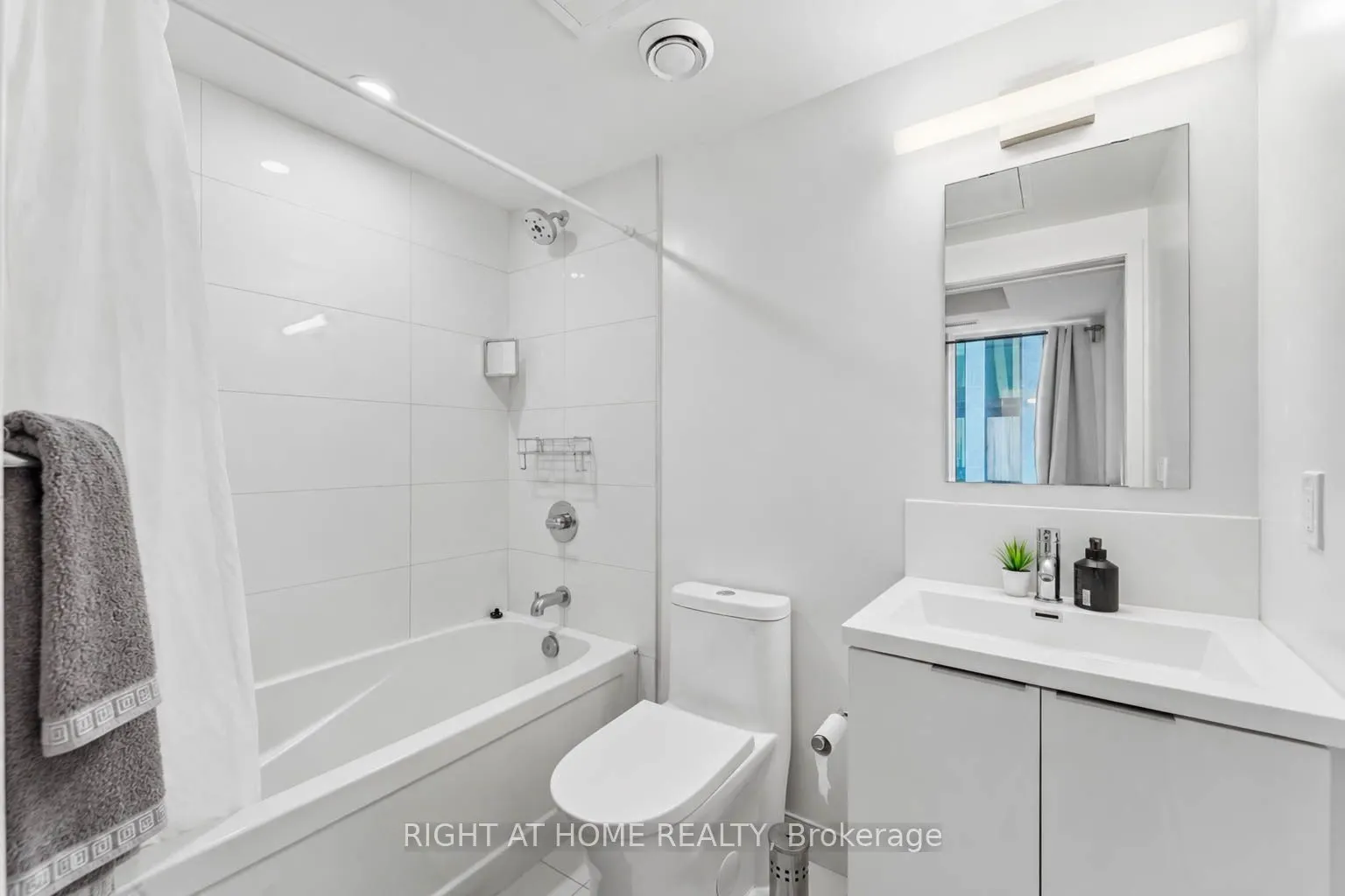 121 St Patrick Street #416