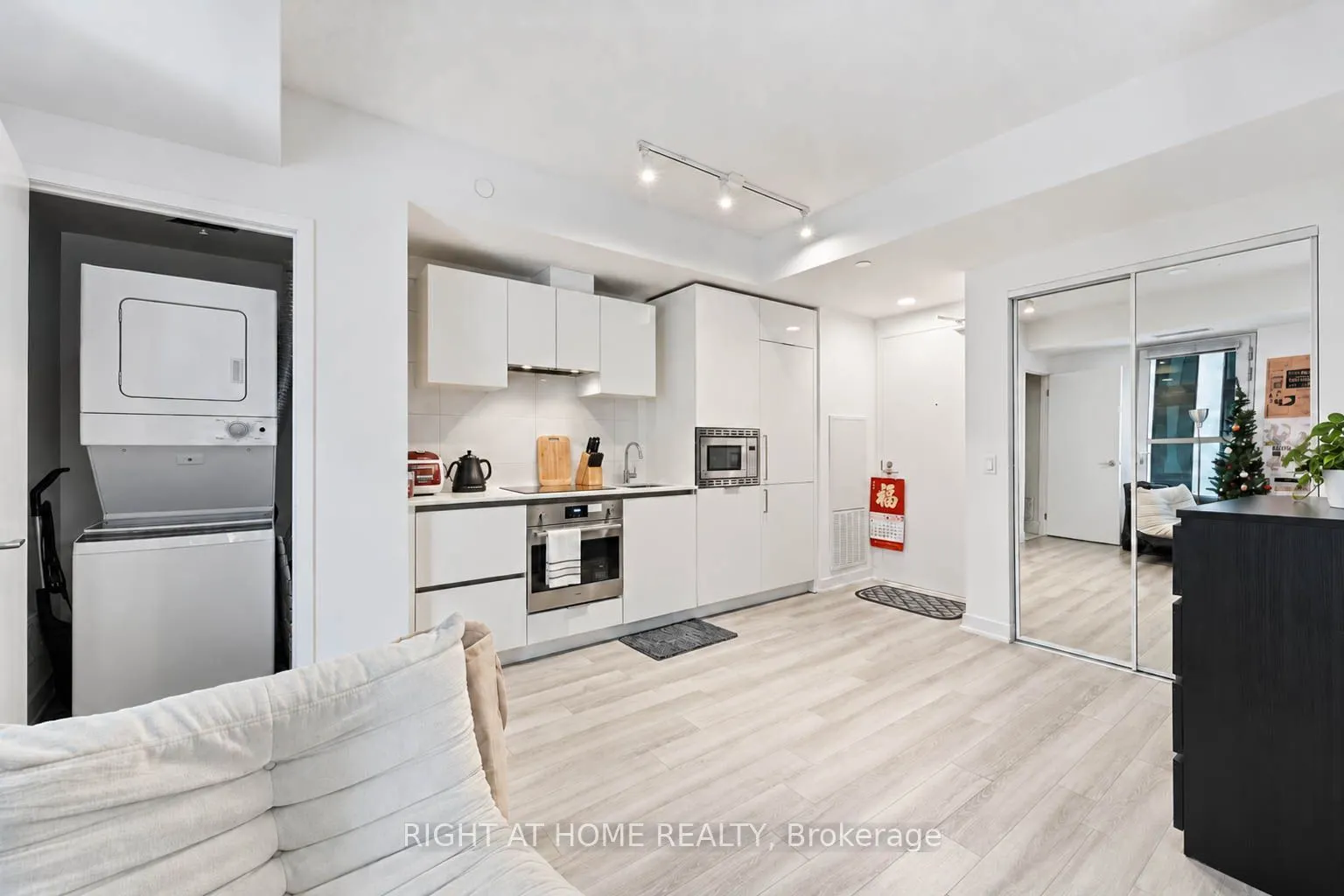 121 St Patrick Street #416