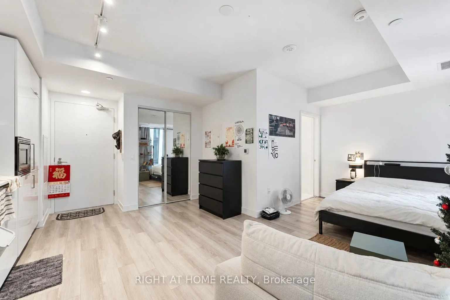 121 St Patrick Street #416
