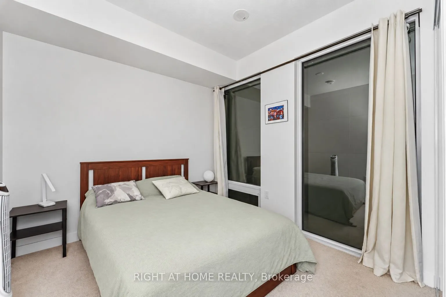238 Simcoe Street #803