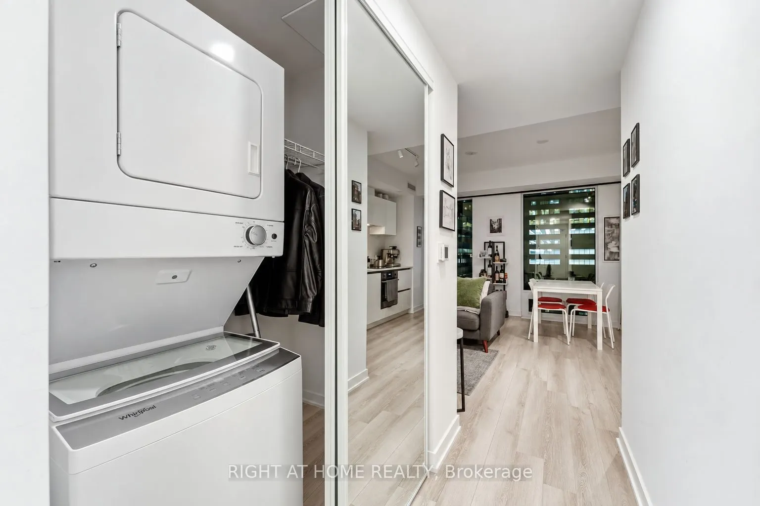 238 Simcoe Street #803