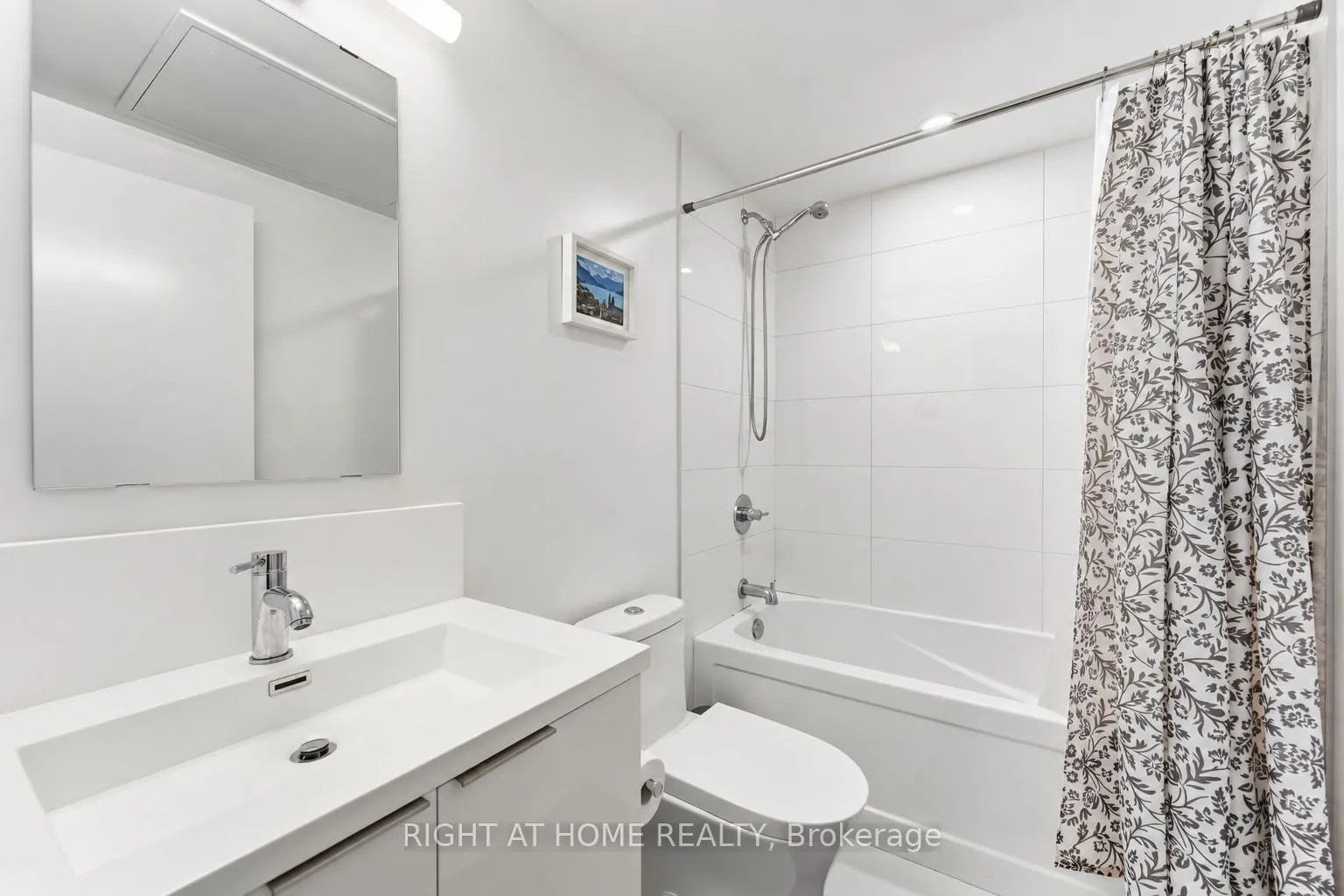 238 Simcoe Street #803
