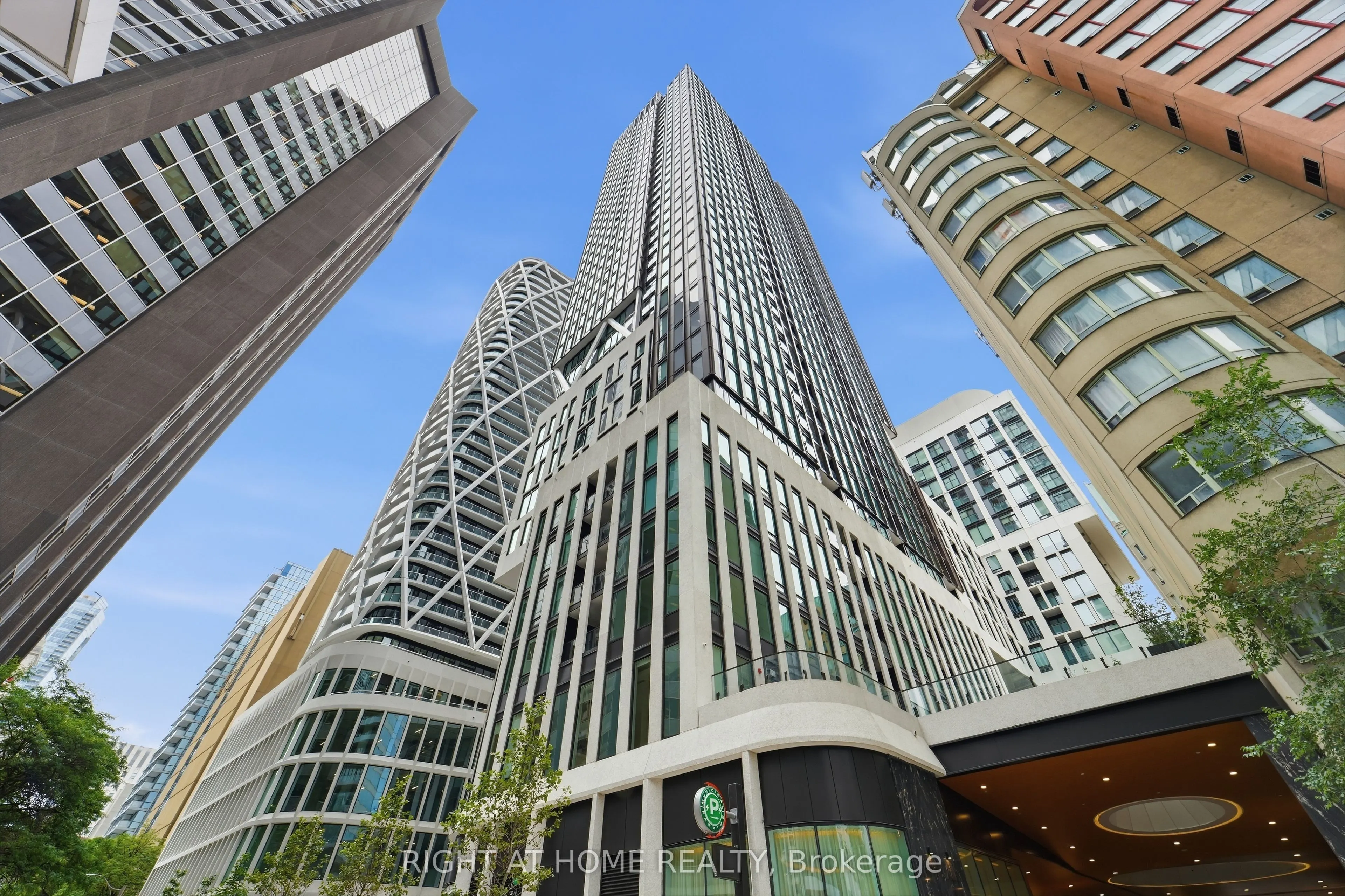 238 Simcoe Street #803