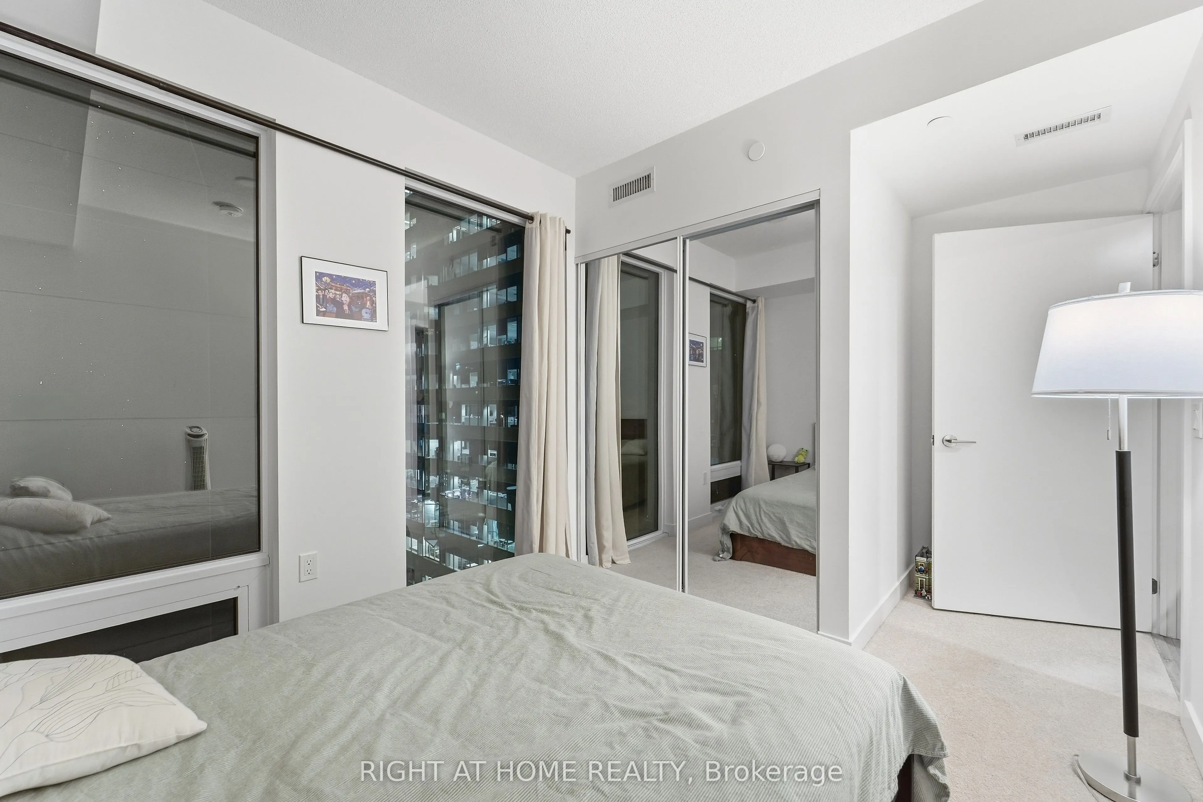 238 Simcoe Street #803