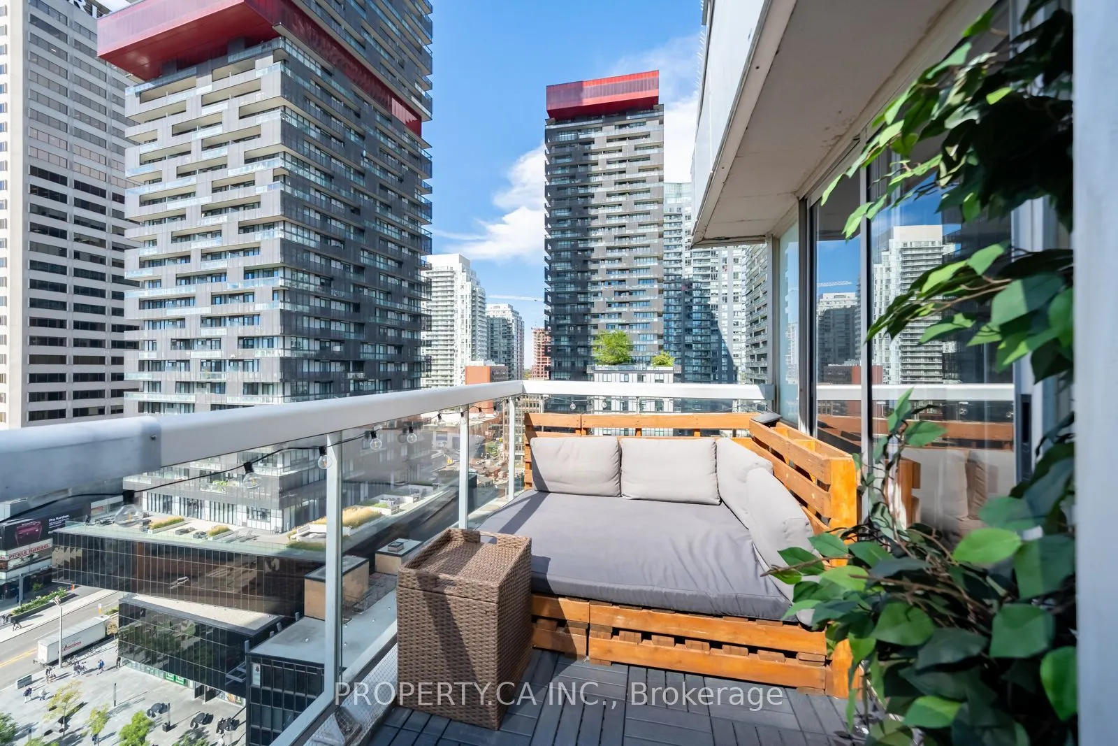 43 Eglinton Avenue E #1902