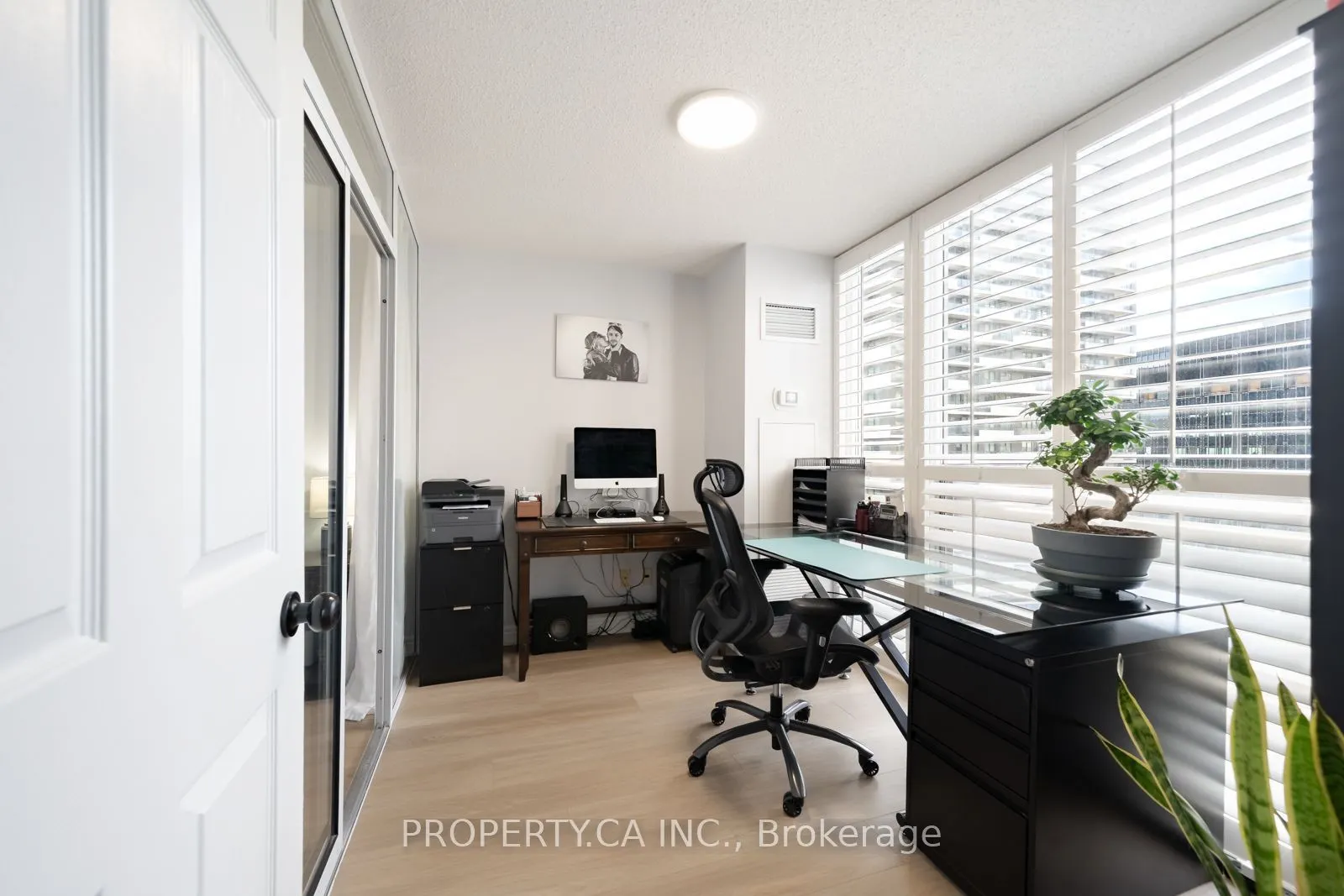 43 Eglinton Avenue E #1902