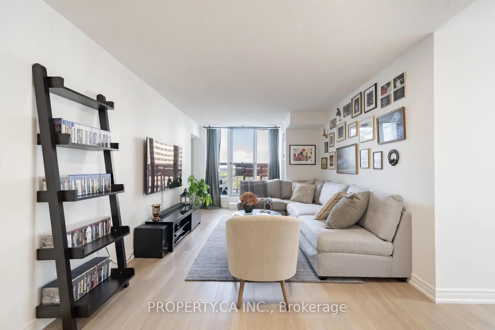 43 Eglinton Avenue E #1902