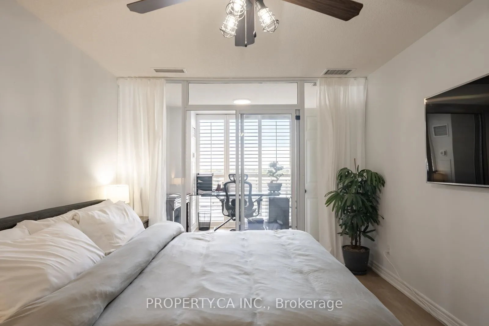 43 Eglinton Avenue E #1902