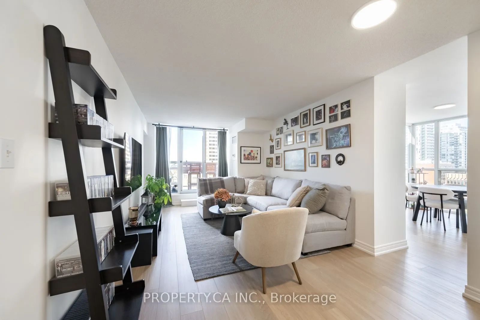 43 Eglinton Avenue E #1902