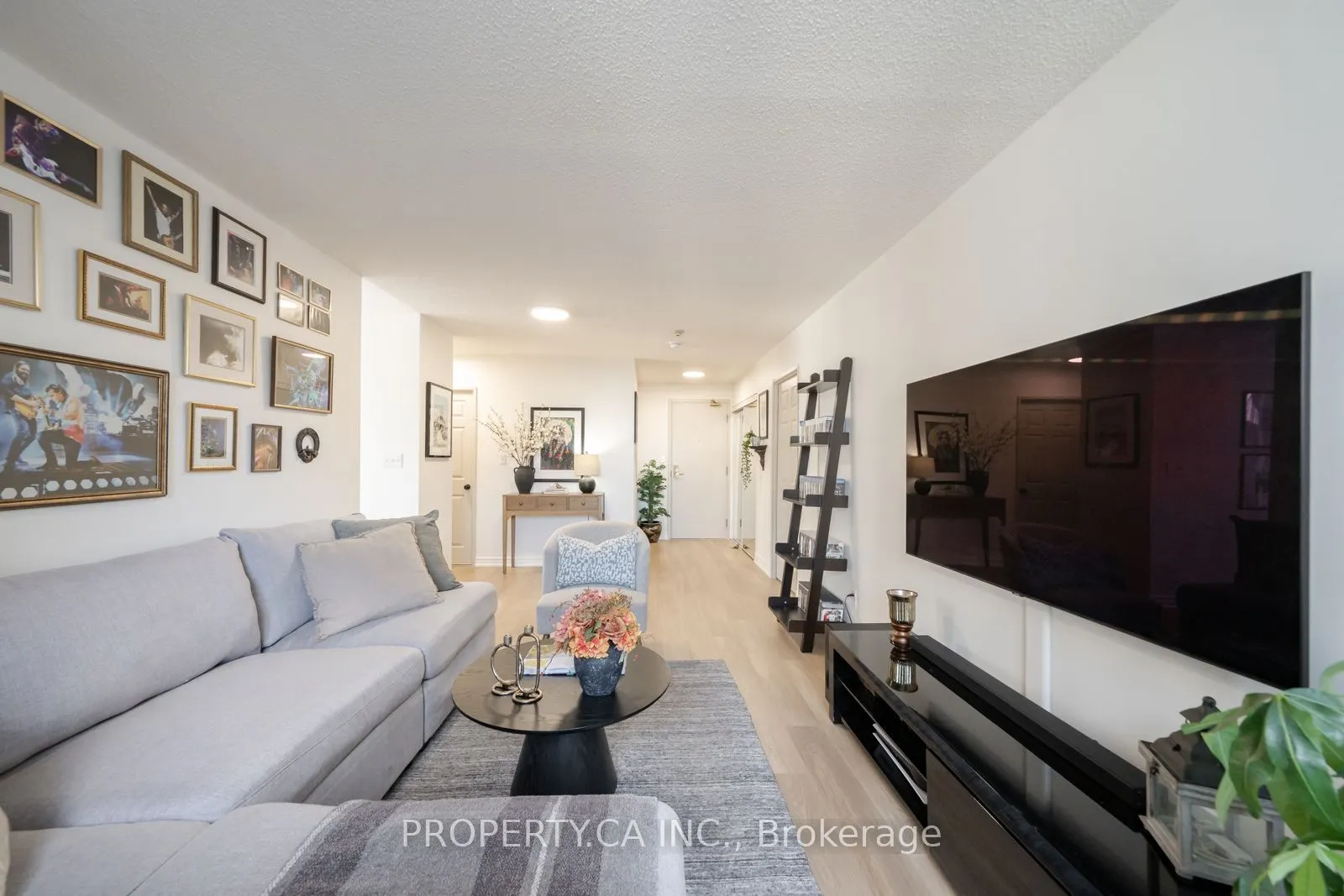 43 Eglinton Avenue E #1902