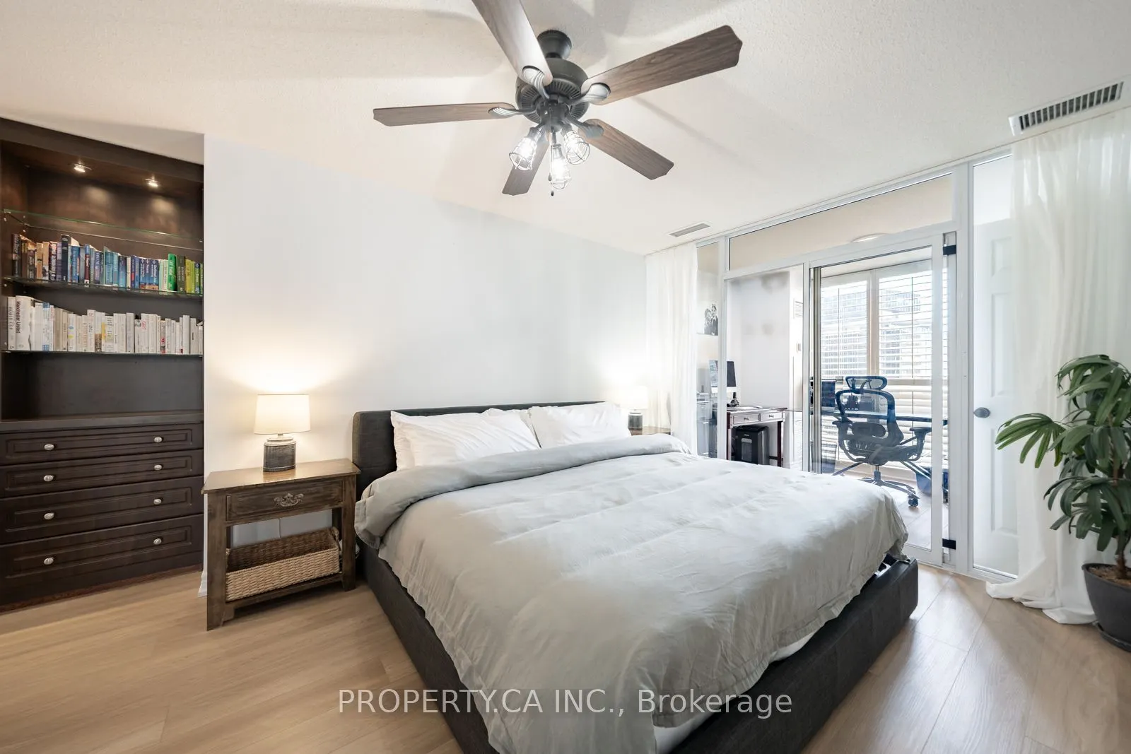 43 Eglinton Avenue E #1902