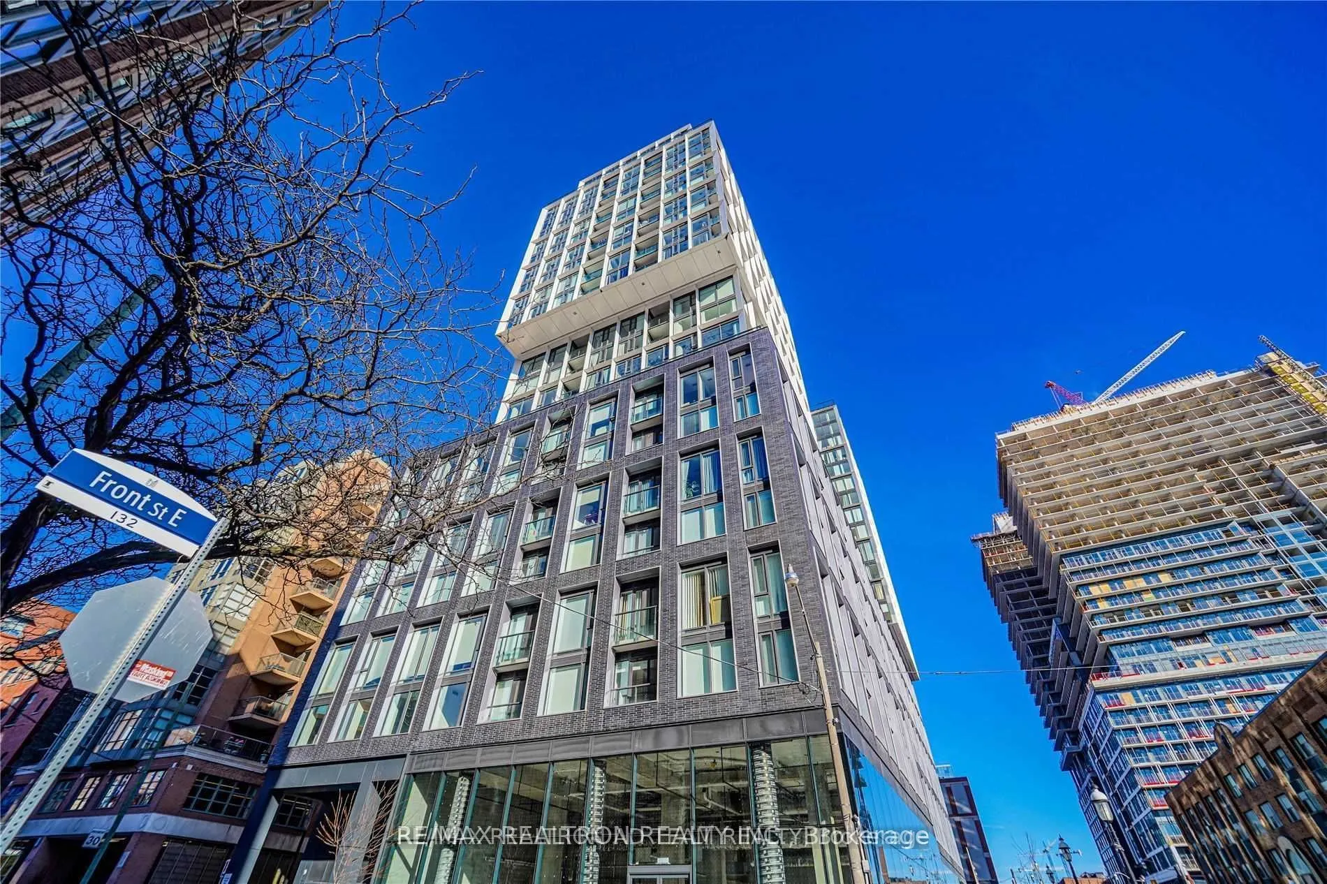 158 Front Street E #611
