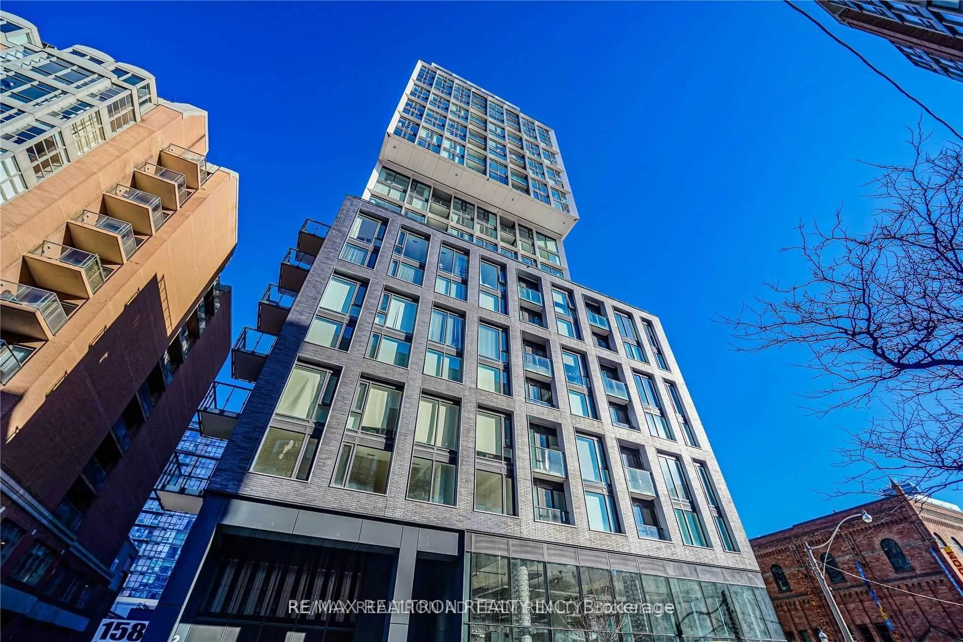 158 Front Street E #611
