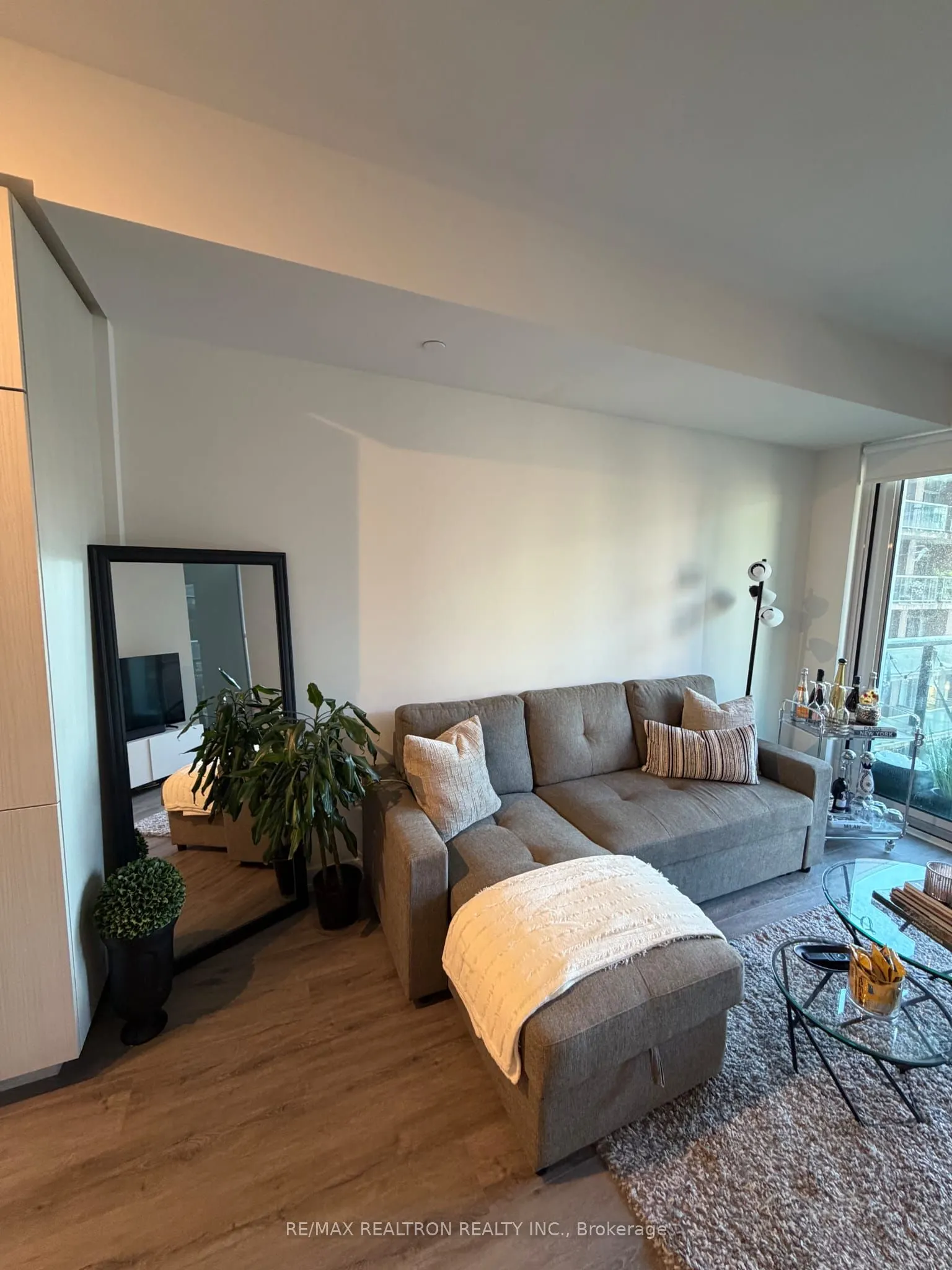 158 Front Street E #611