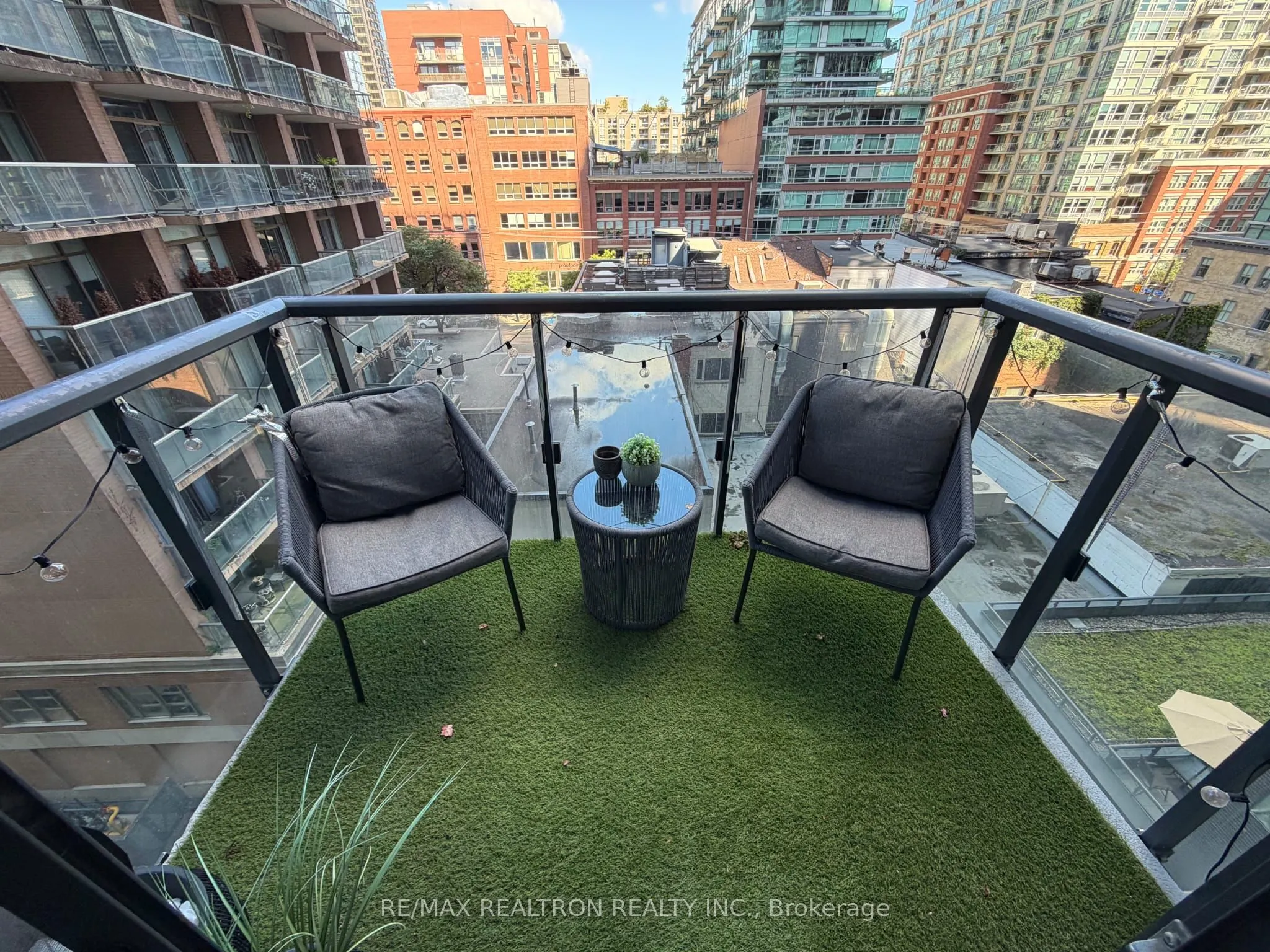 158 Front Street E #611