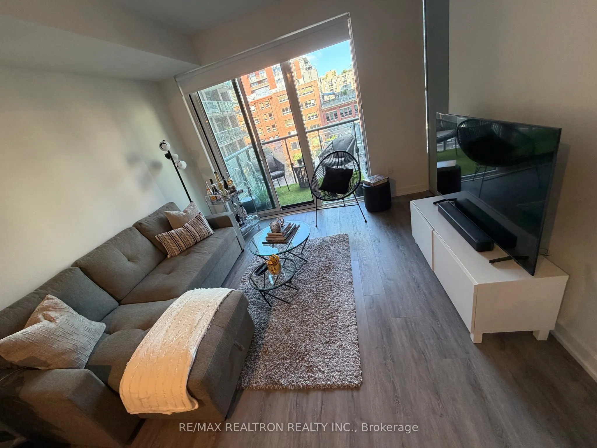 158 Front Street E #611