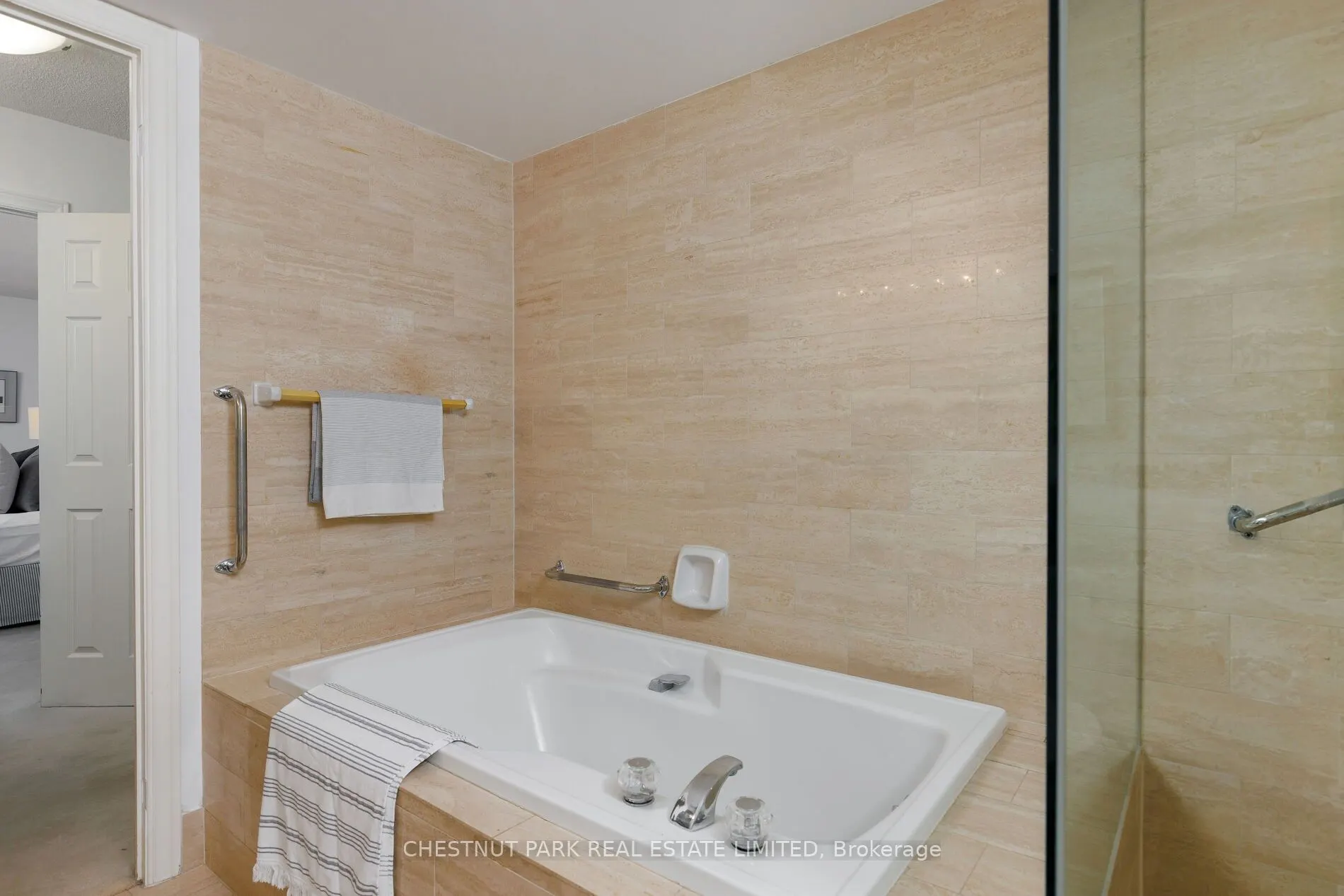 1177 Yonge Street #516