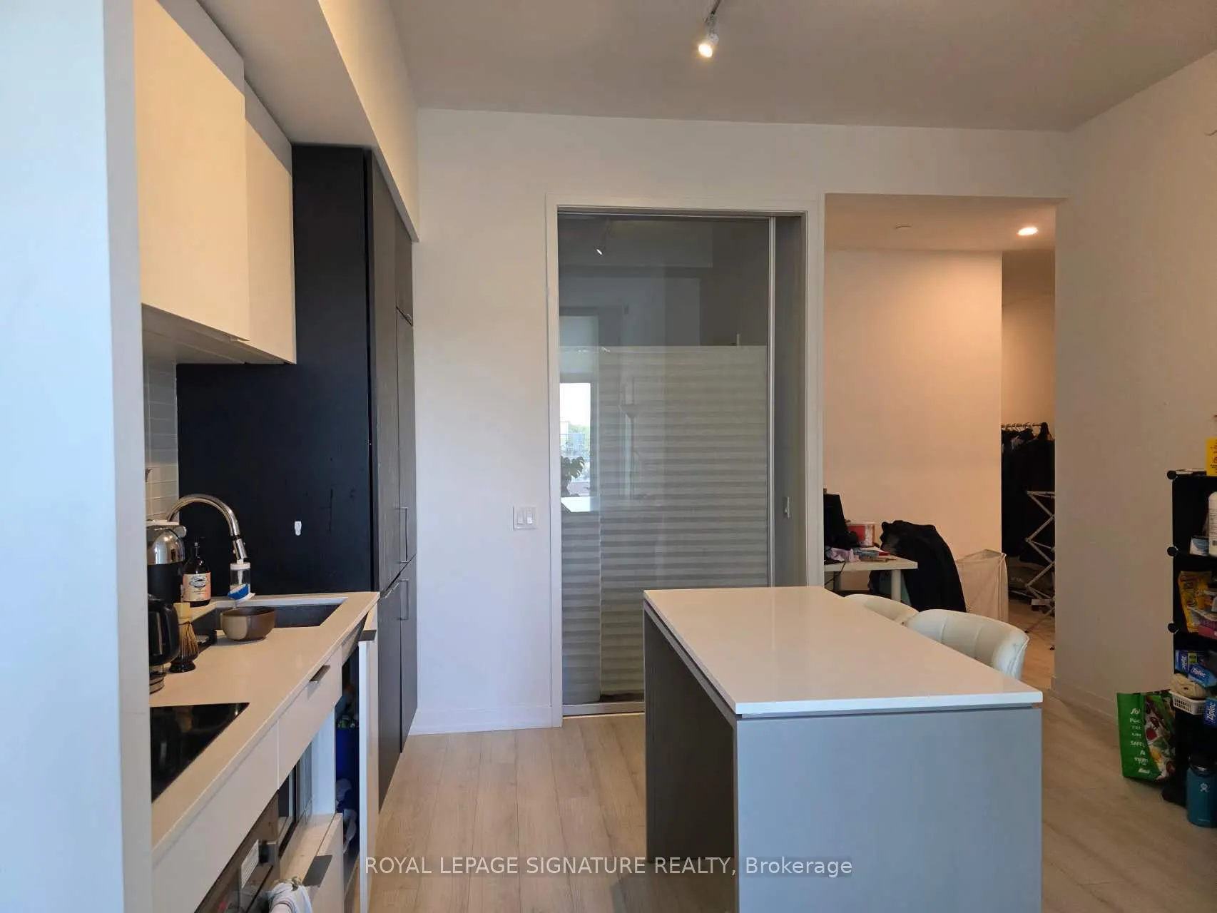 33 Helendale Avenue #421