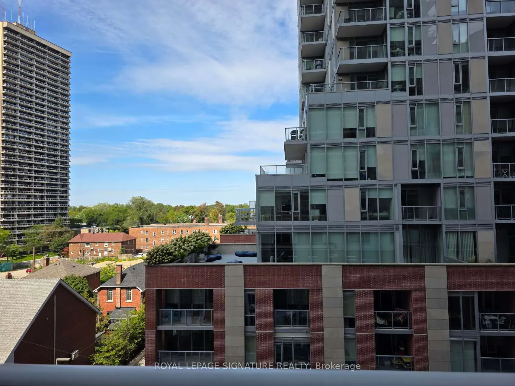 33 Helendale Avenue #421