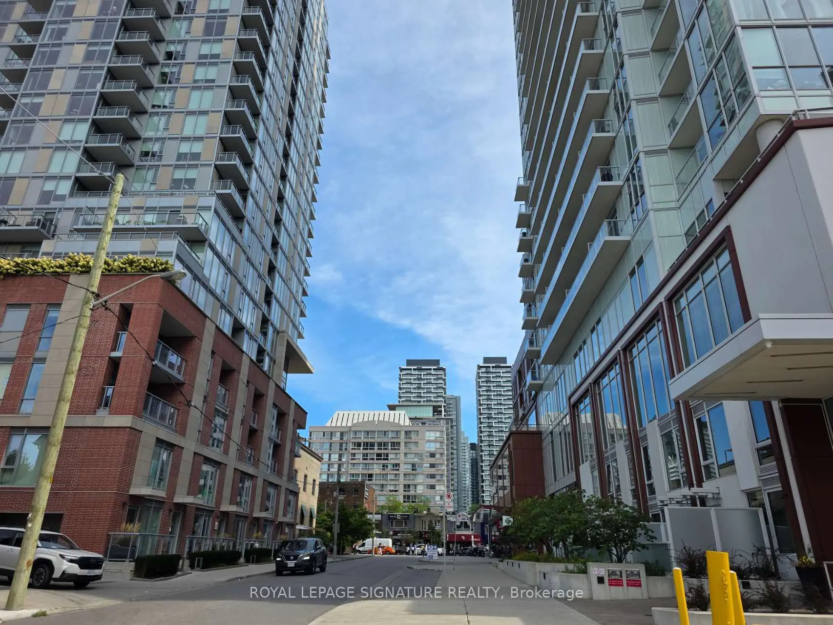 33 Helendale Avenue #421
