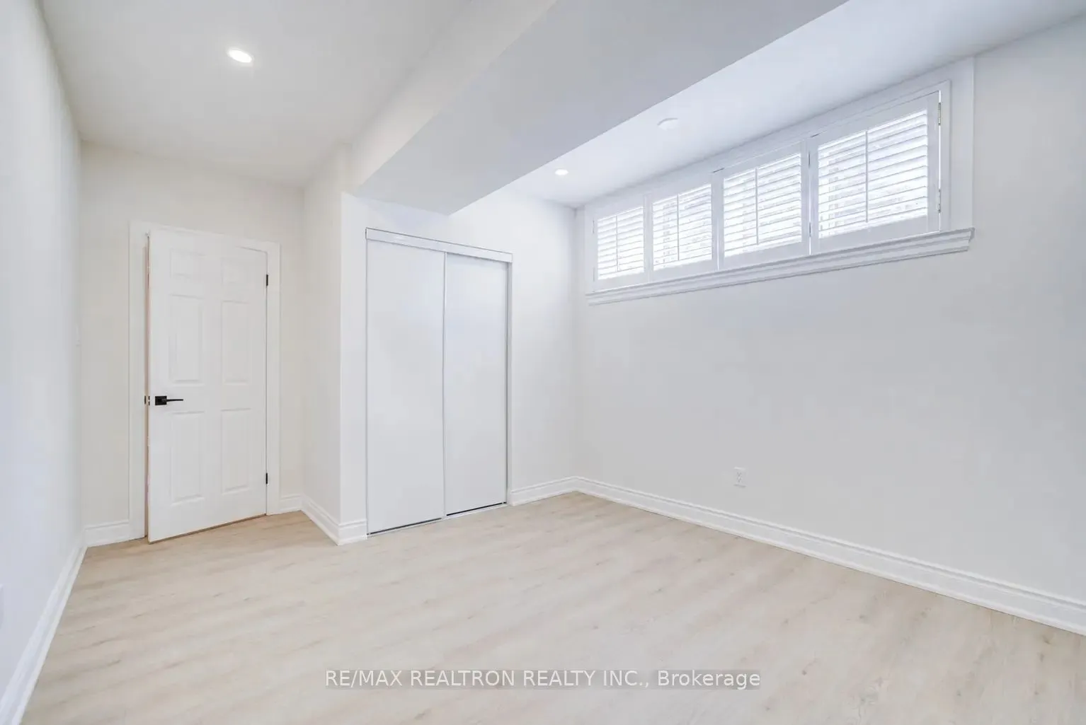 225 Olive Avenue S