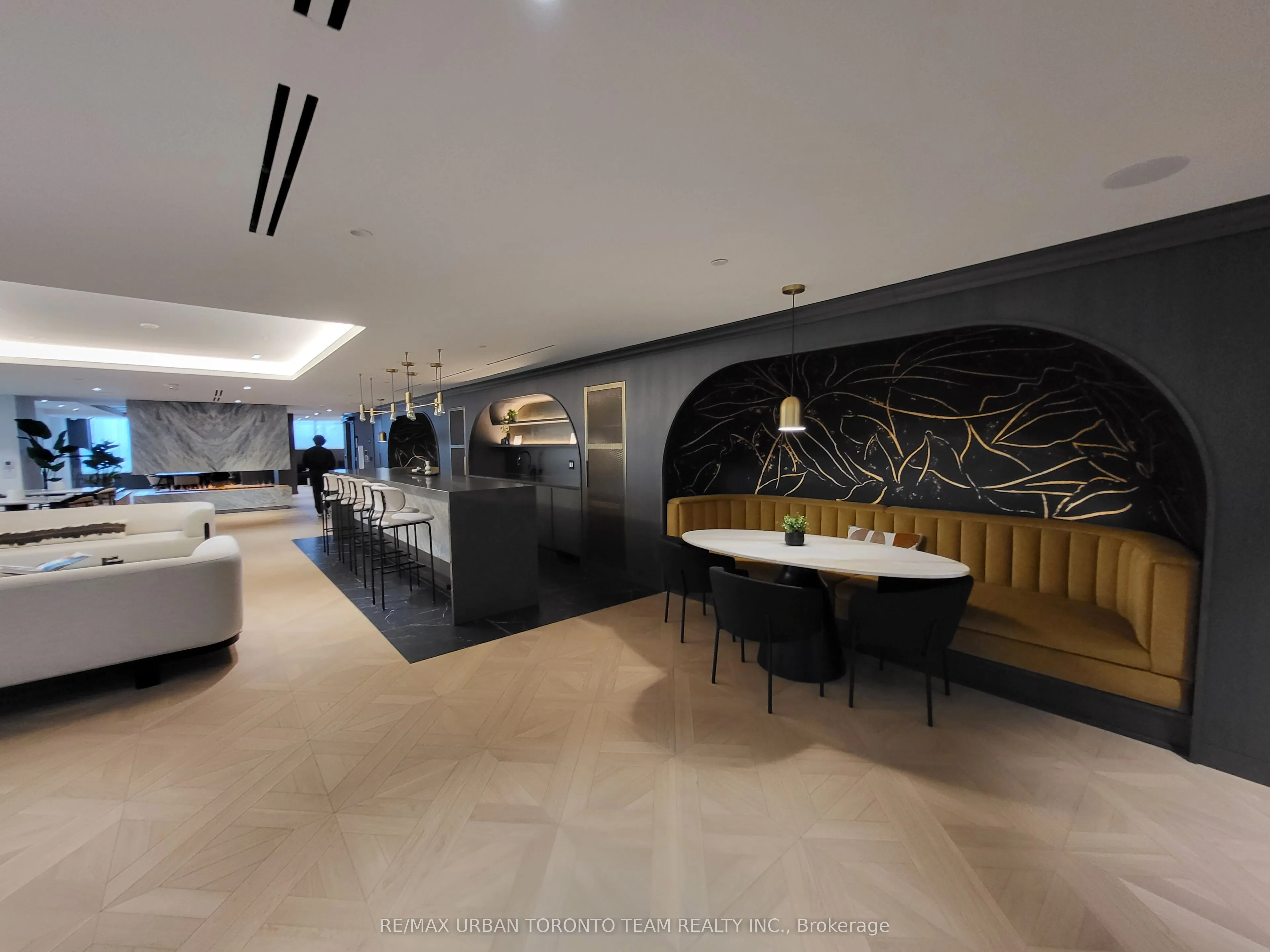 127 Broadway Avenue #3013