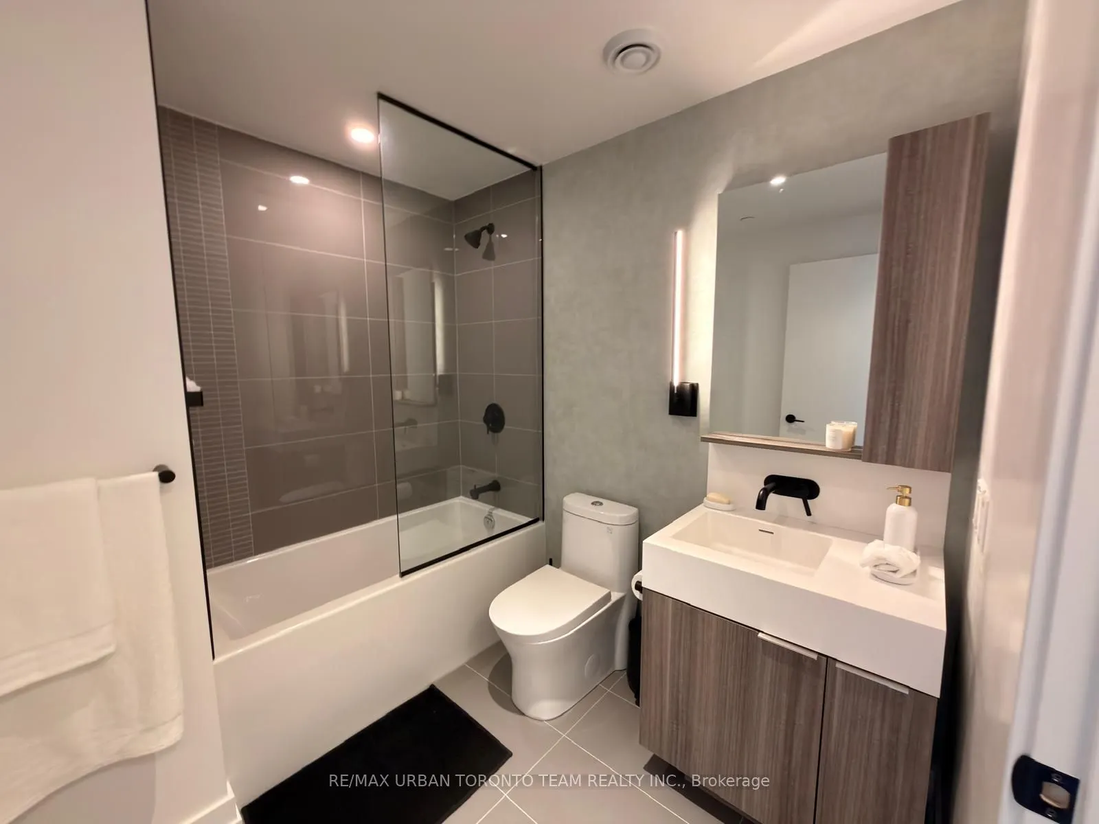 127 Broadway Avenue #3013