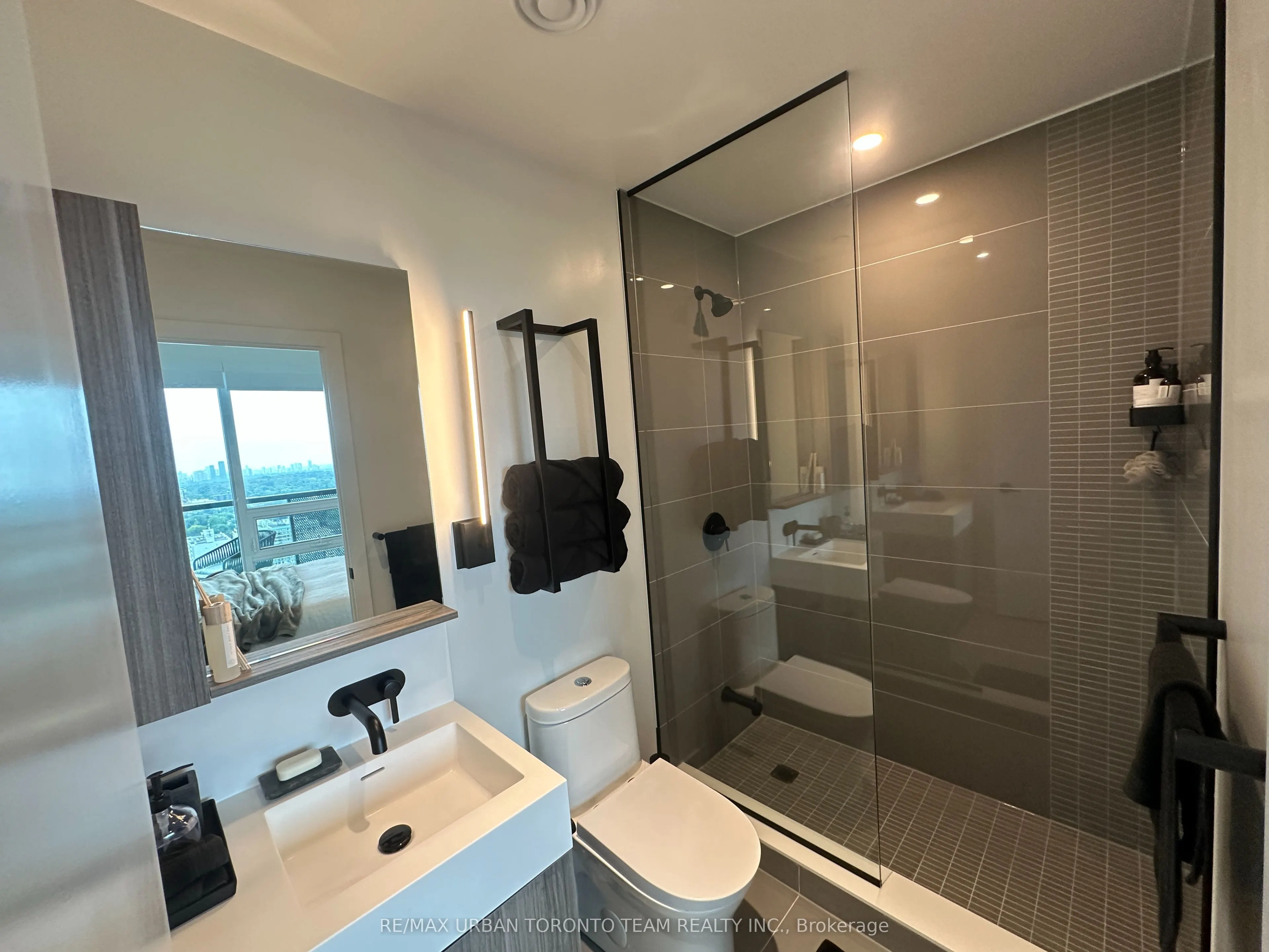 127 Broadway Avenue #3013