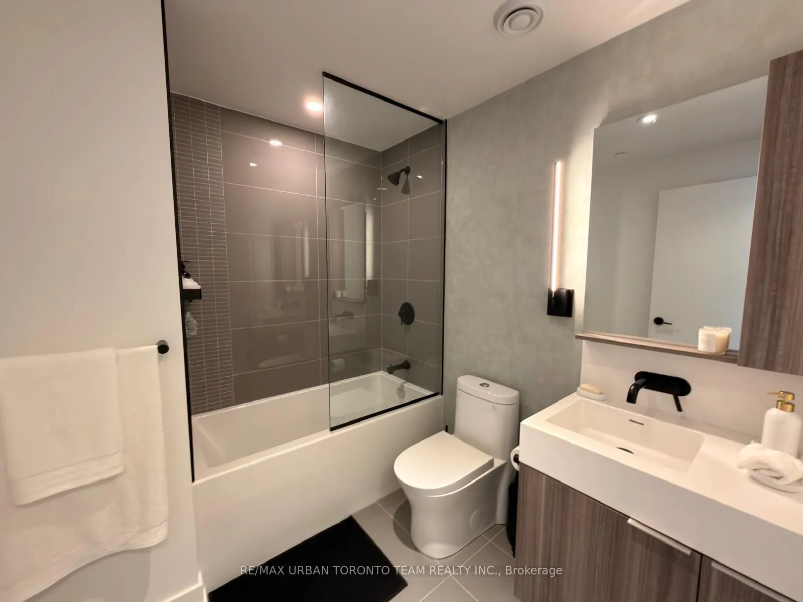127 Broadway Avenue #3013