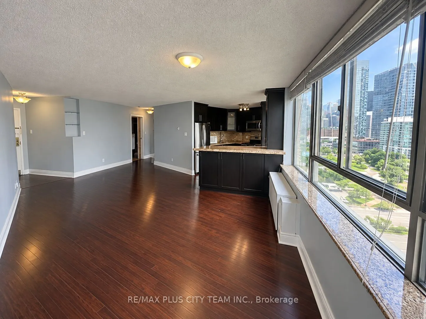 250 Queens Quay W #1506