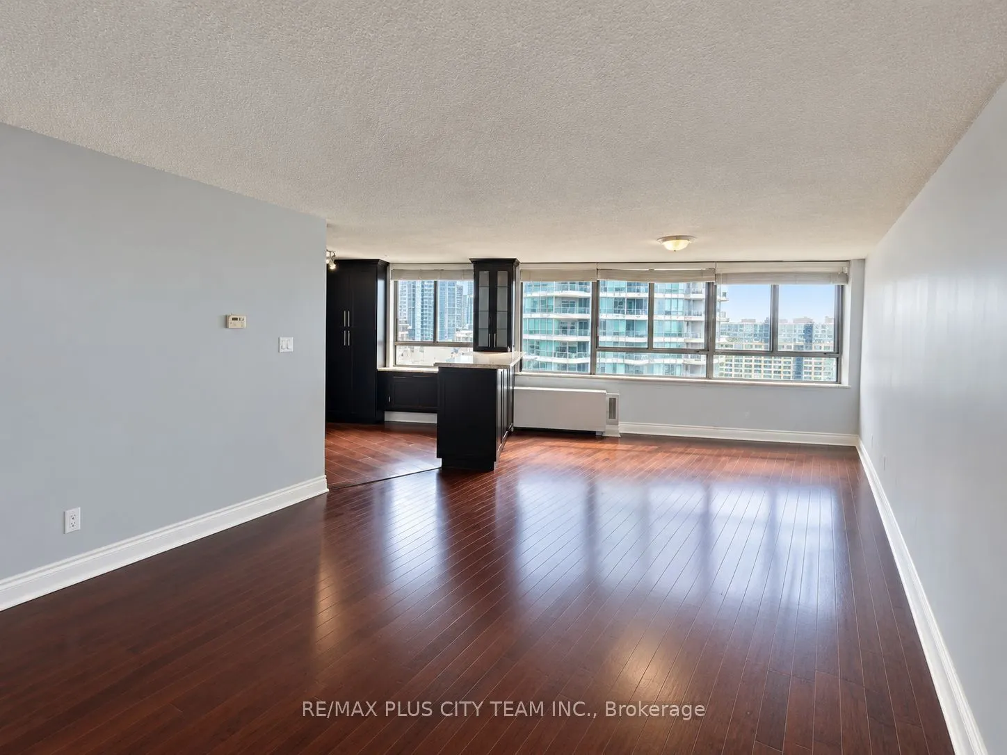 250 Queens Quay W #1506