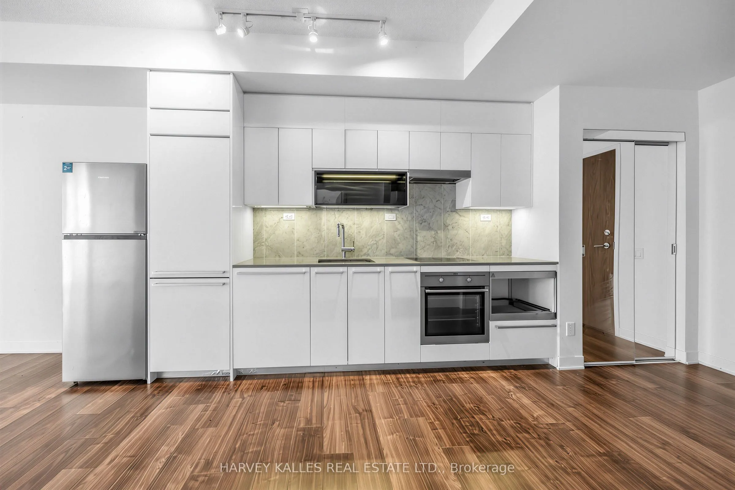 90 Queens Wharf Road #608