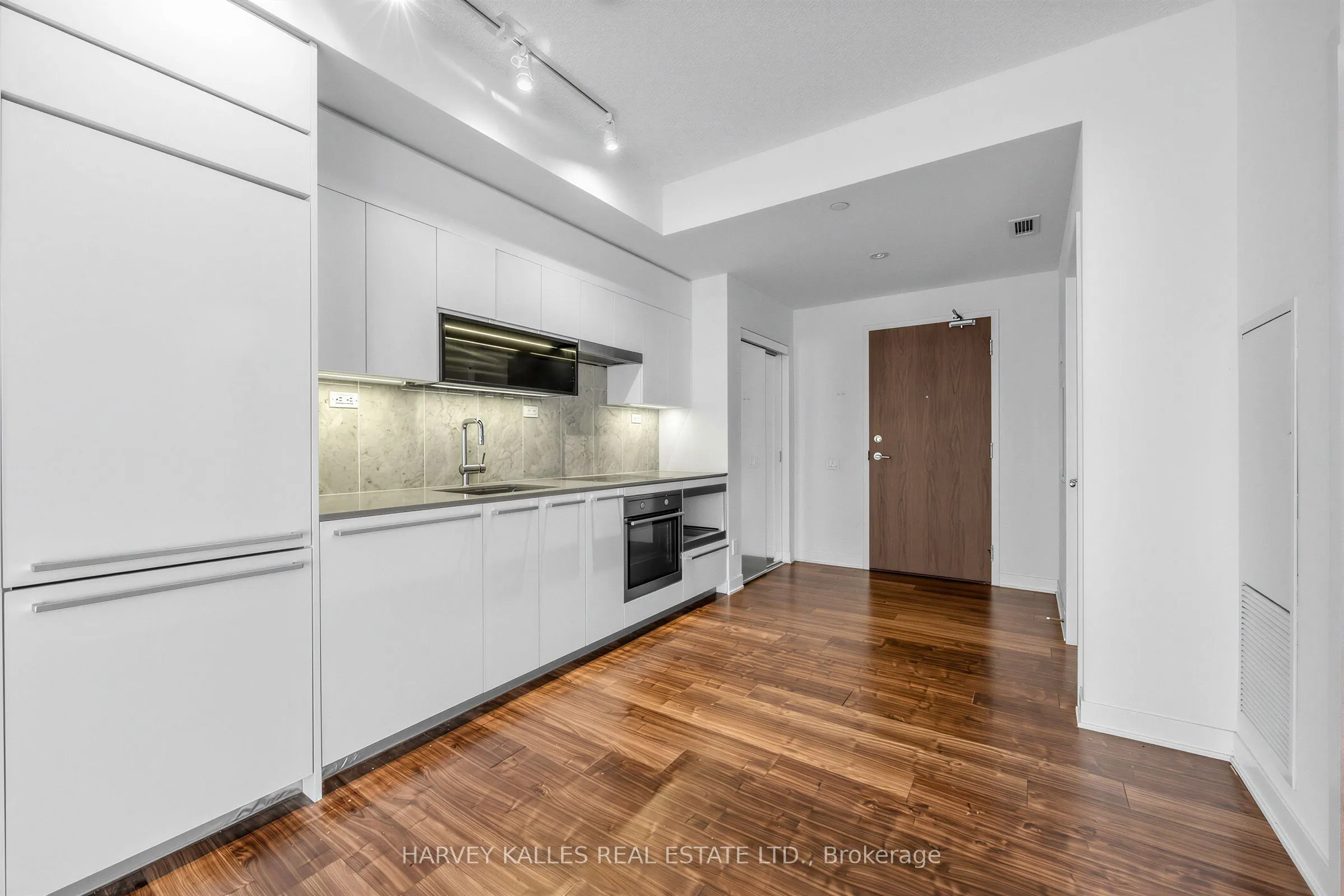 90 Queens Wharf Road #608