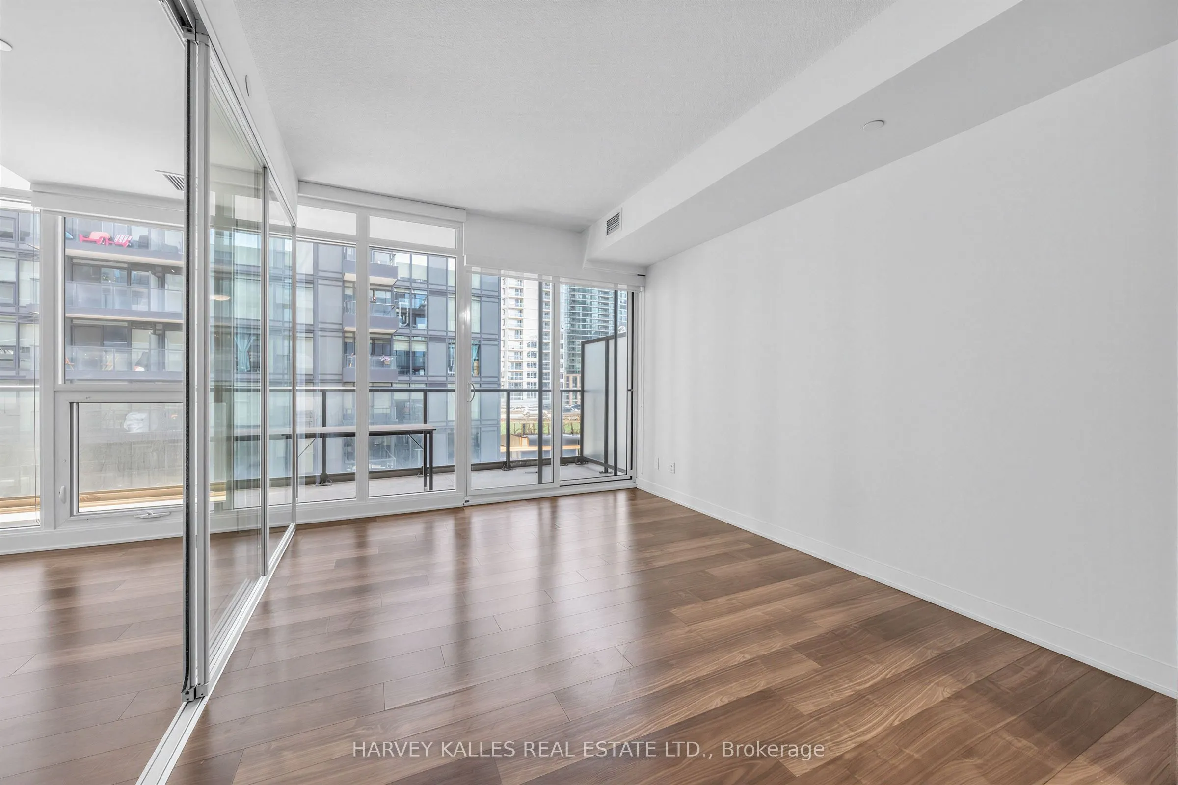 90 Queens Wharf Road #608