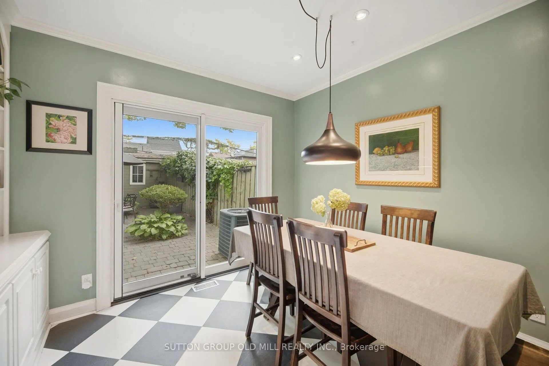 111 Palmerston Avenue