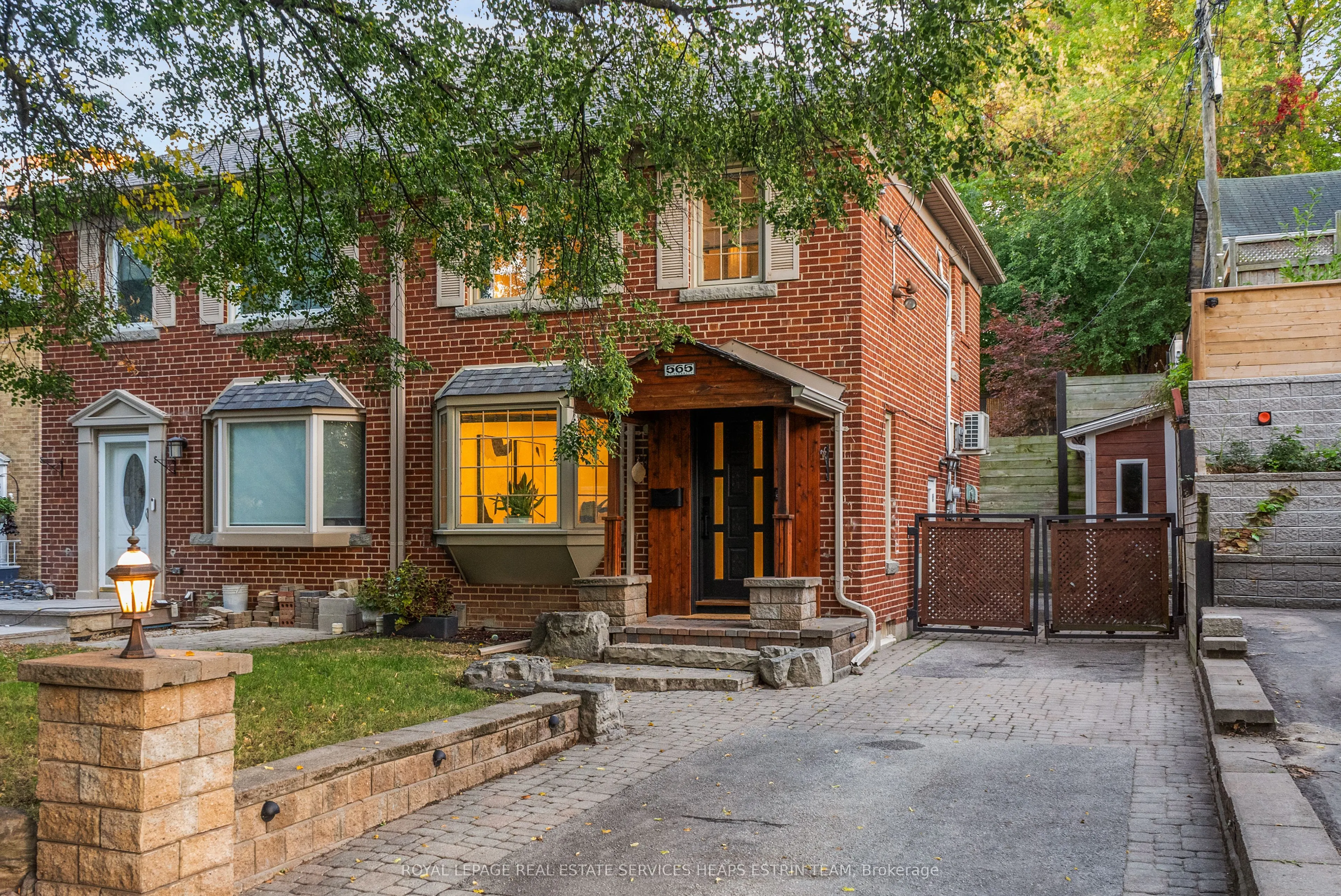 565 Roehampton Avenue