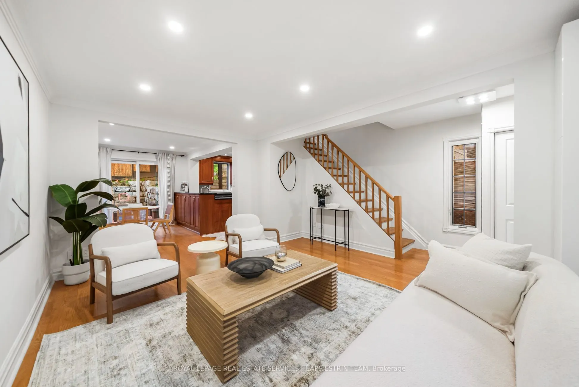565 Roehampton Avenue