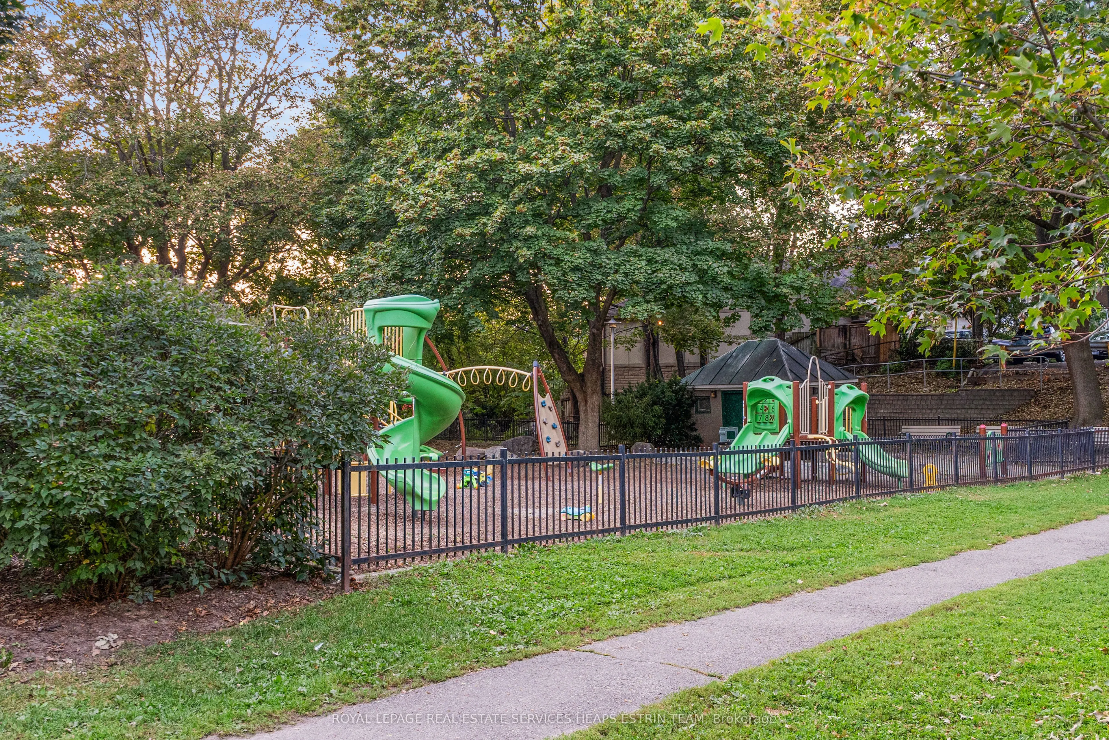 565 Roehampton Avenue