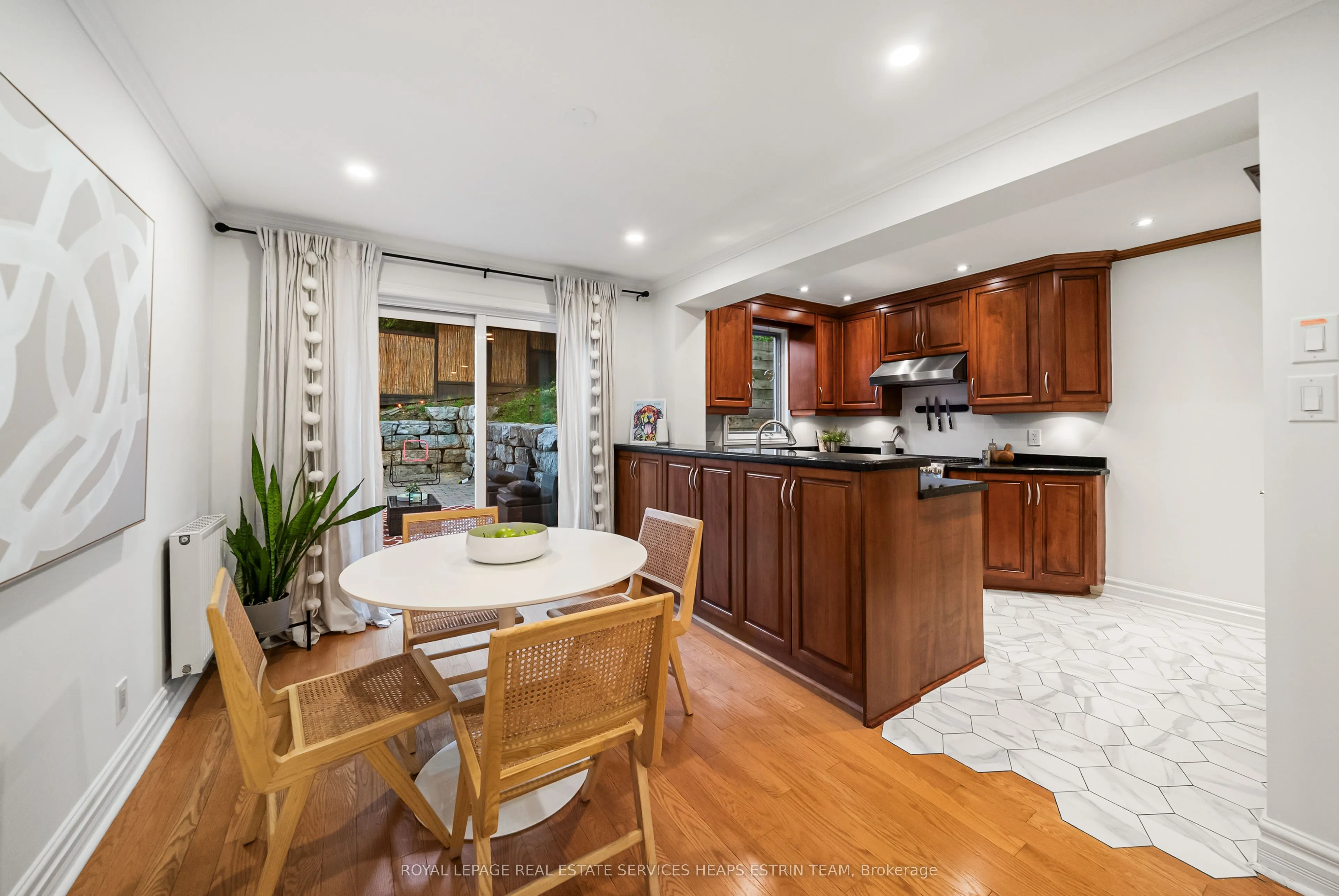 565 Roehampton Avenue