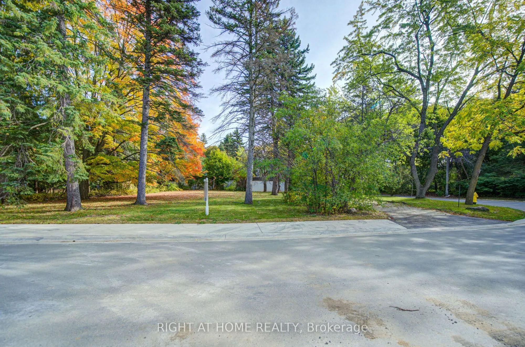 48 The Bridle Path